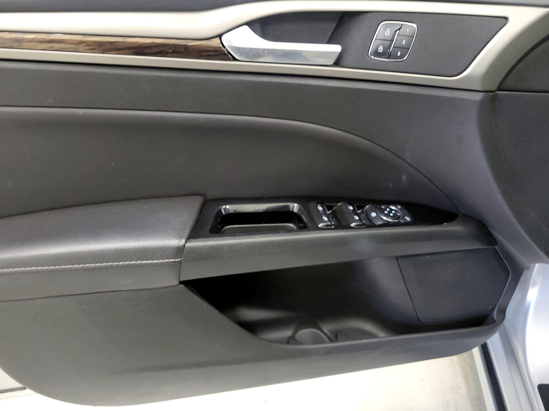 Thumbnail: 2014 Ford Fusion - 12