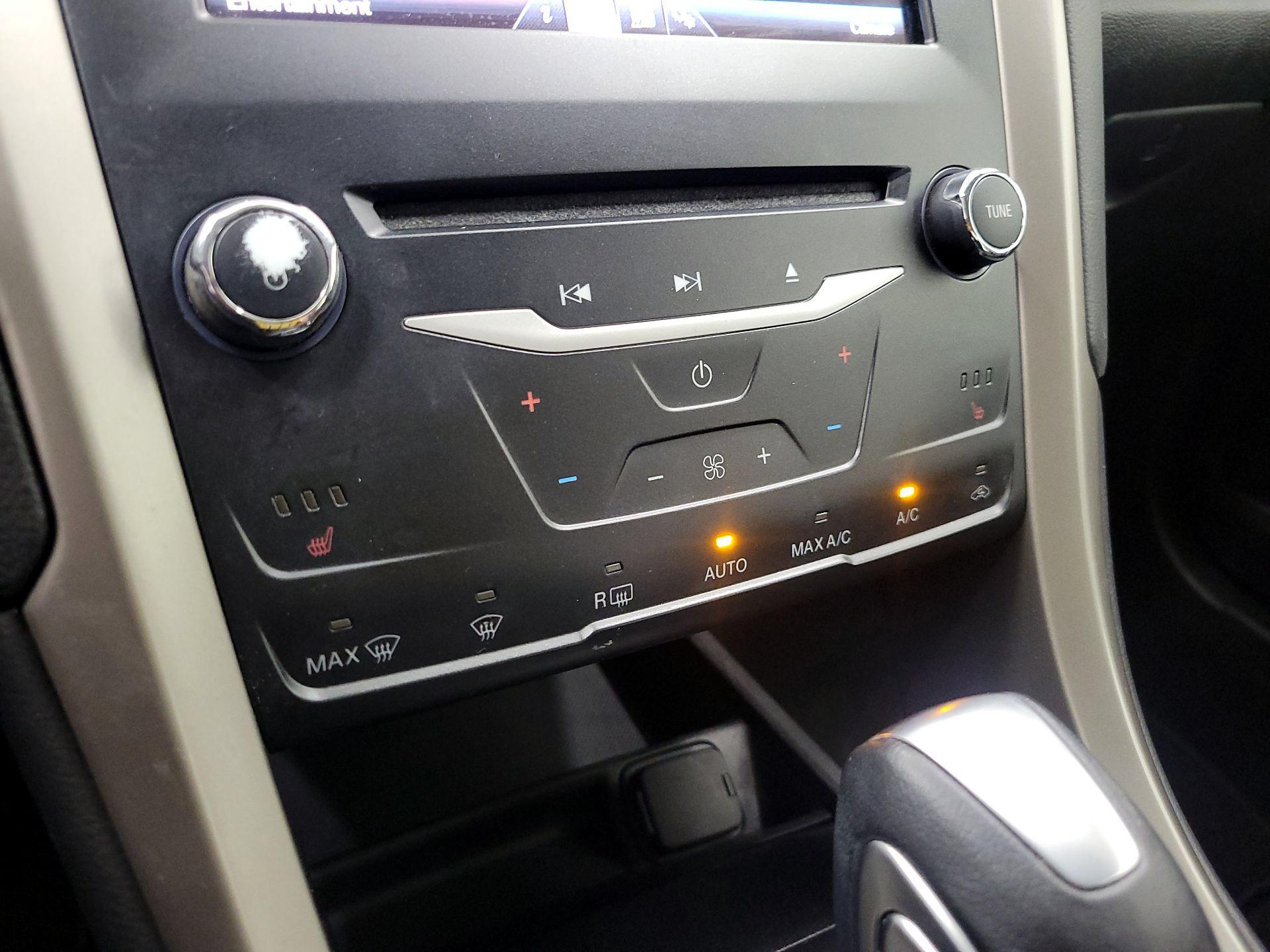 Thumbnail: 2014 Ford Fusion - 16