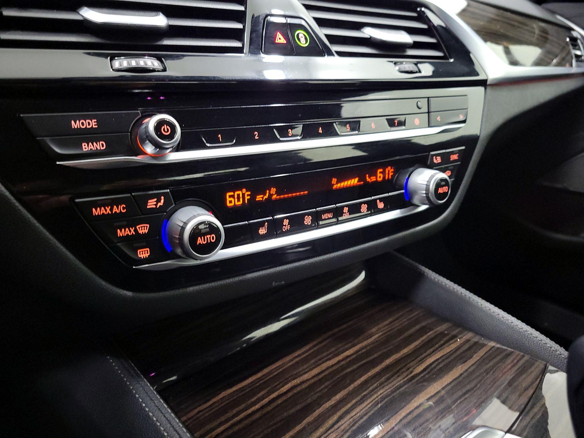 Thumbnail: 2020 BMW 5 Series - 17