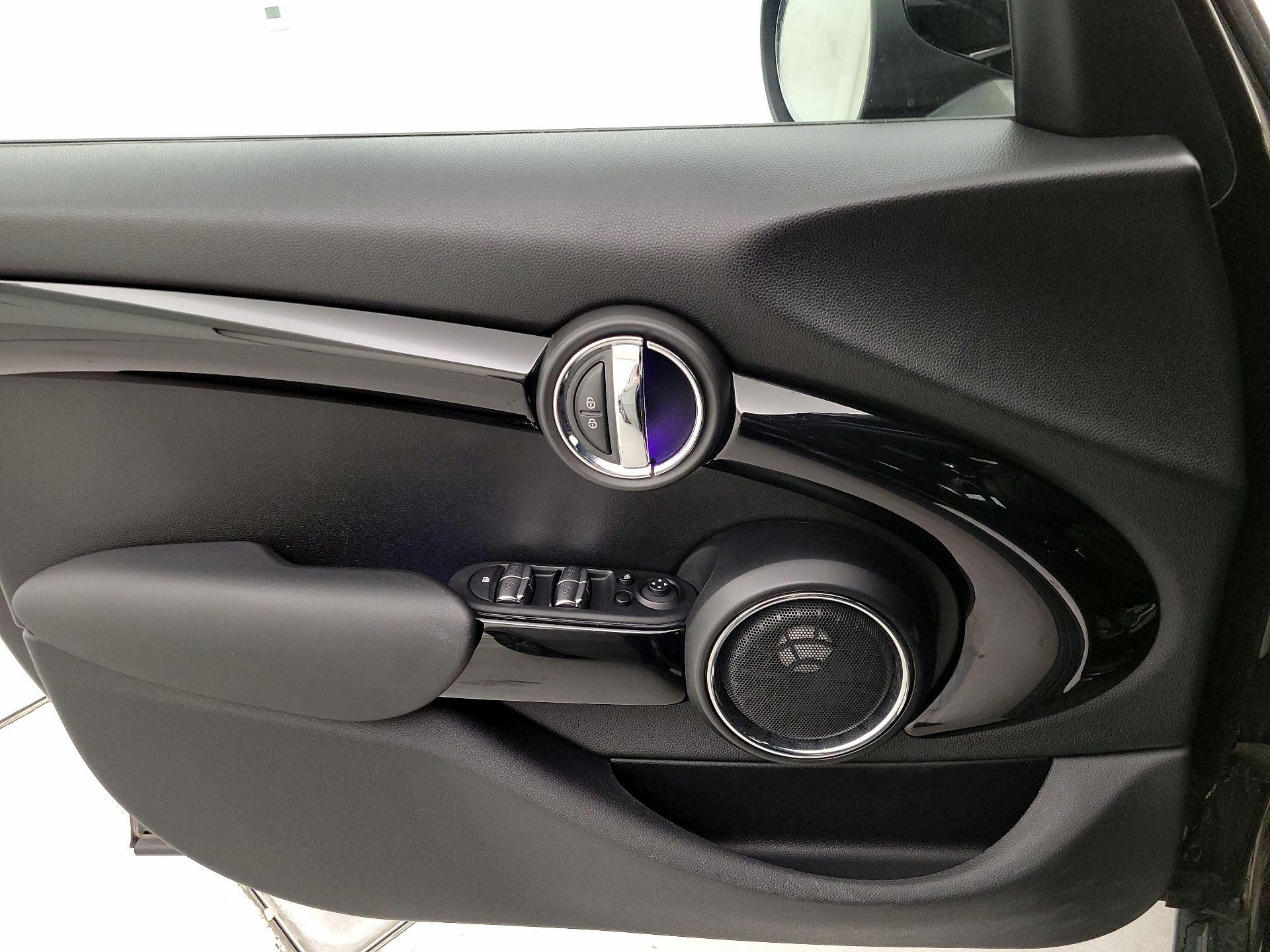 Thumbnail: 2019 MINI Cooper Hardtop - 12