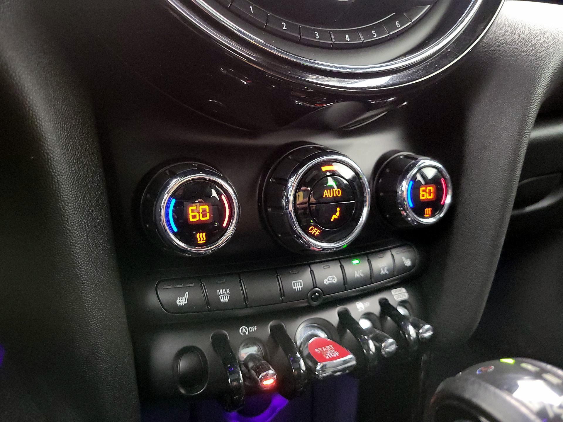 Thumbnail: 2019 MINI Cooper Hardtop - 17