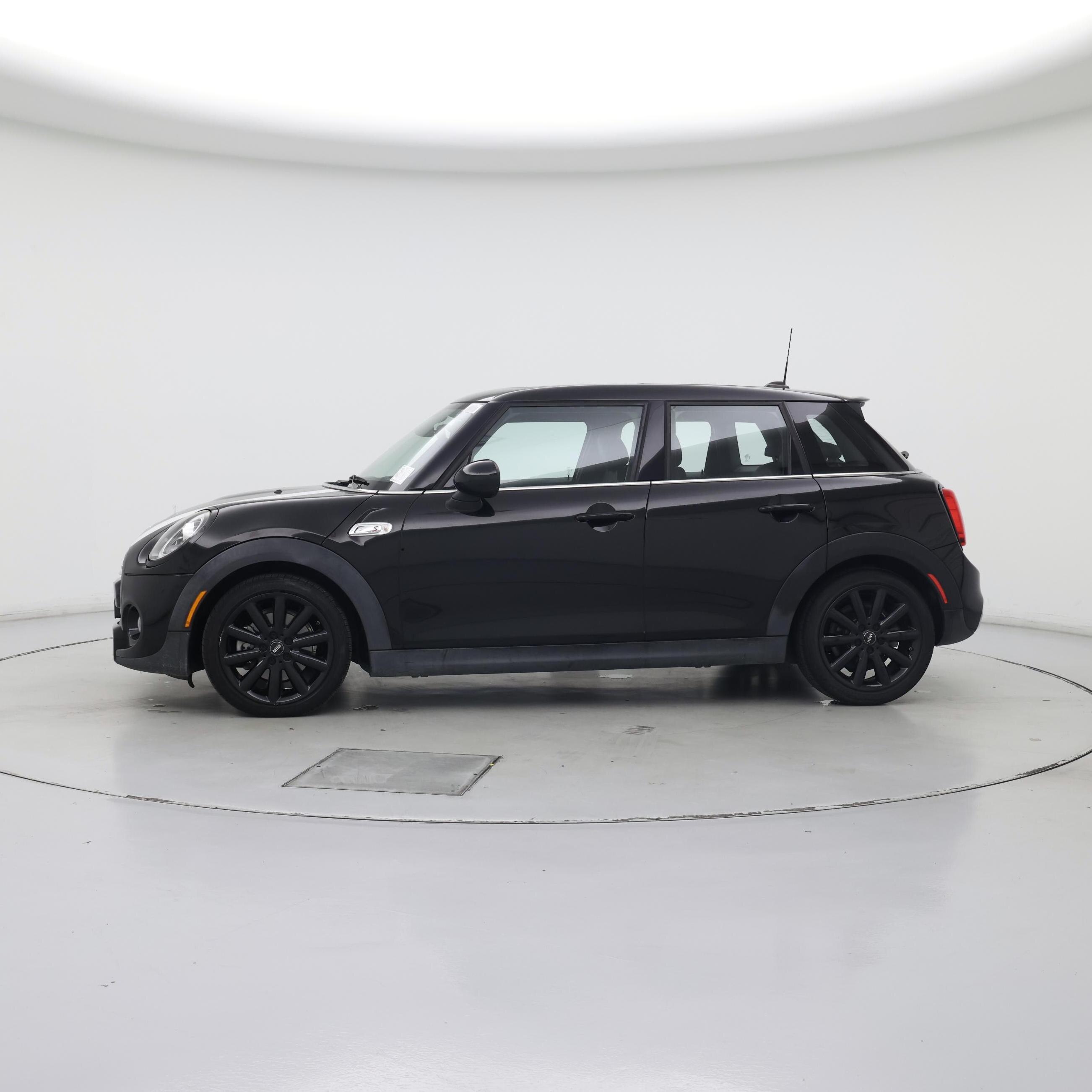 Thumbnail: 2019 MINI Cooper Hardtop - 3