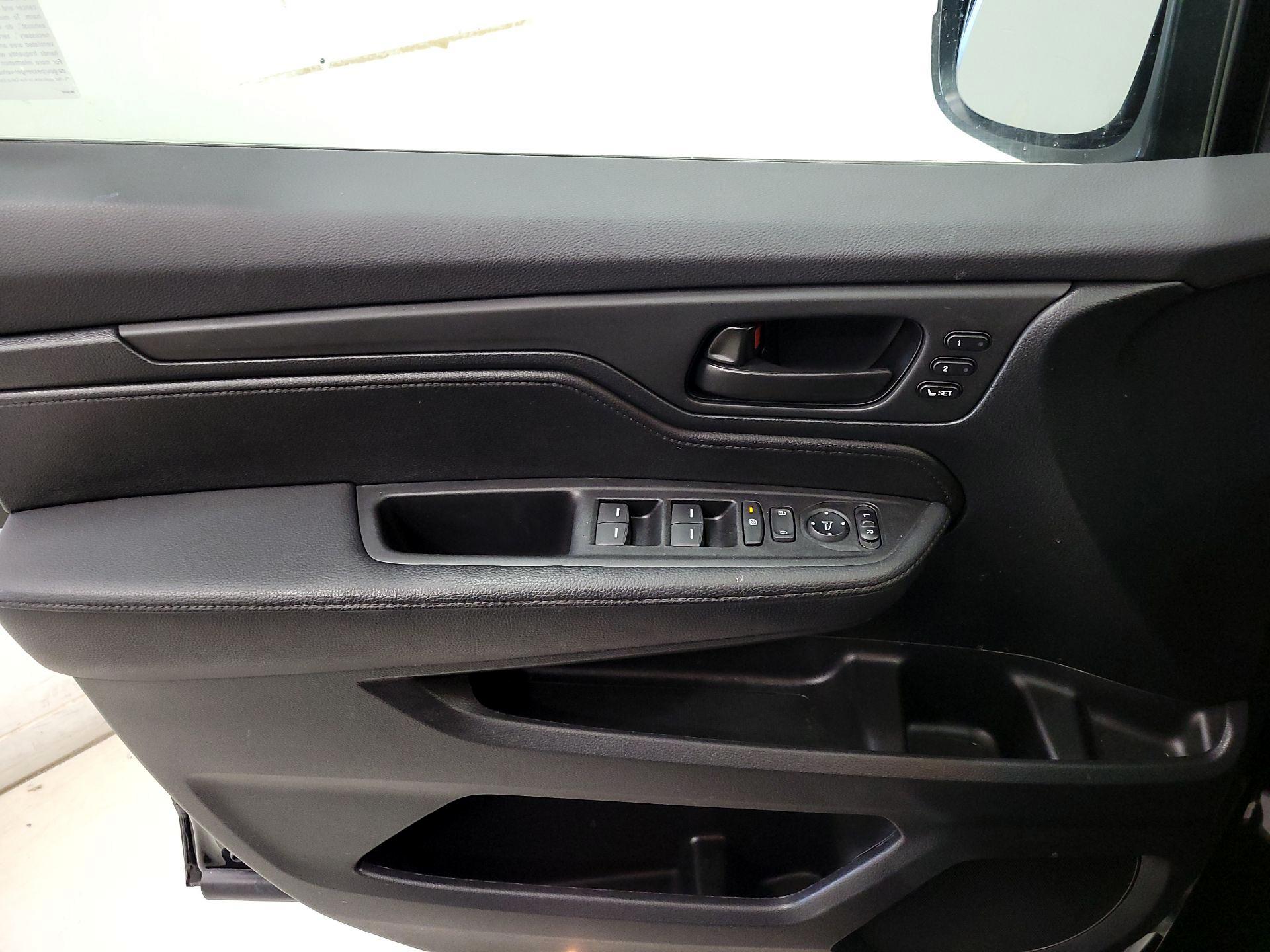 Thumbnail: 2022 Honda Odyssey - 12