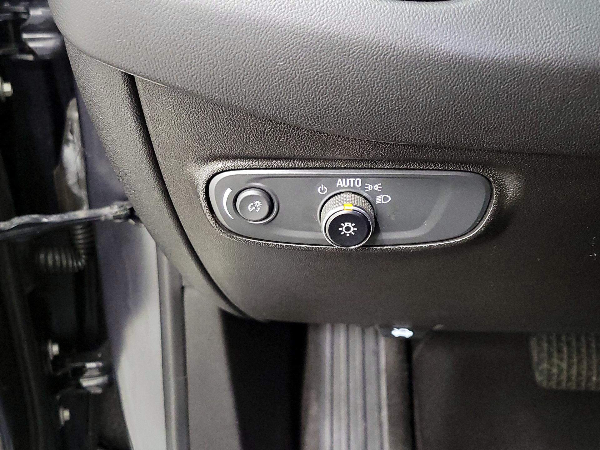 Thumbnail: 2022 Chevrolet Equinox - 13