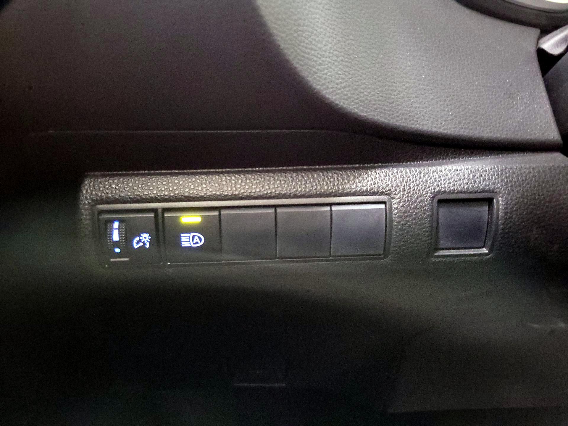 Thumbnail: 2020 Toyota Corolla - 13