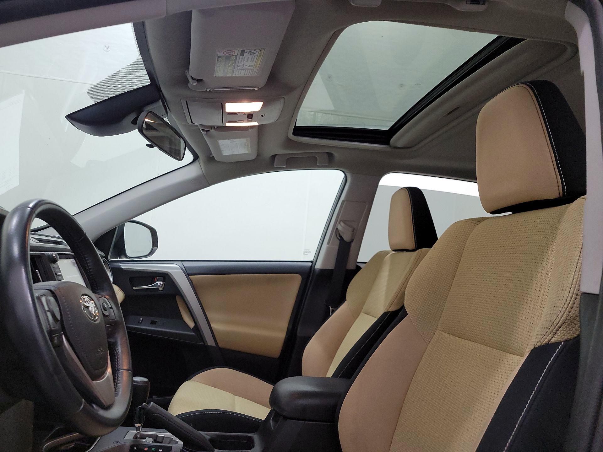 Thumbnail: 2016 Toyota RAV4 - 18