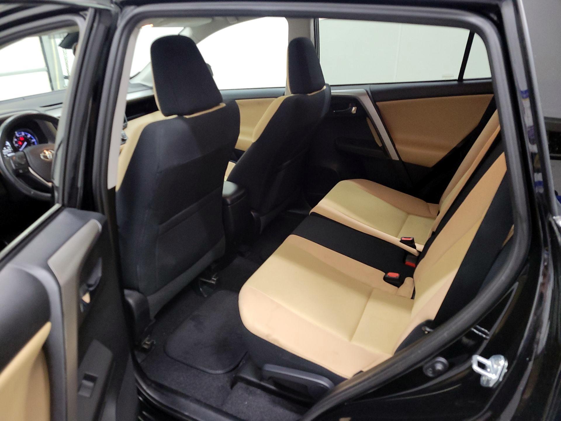 Thumbnail: 2016 Toyota RAV4 - 19