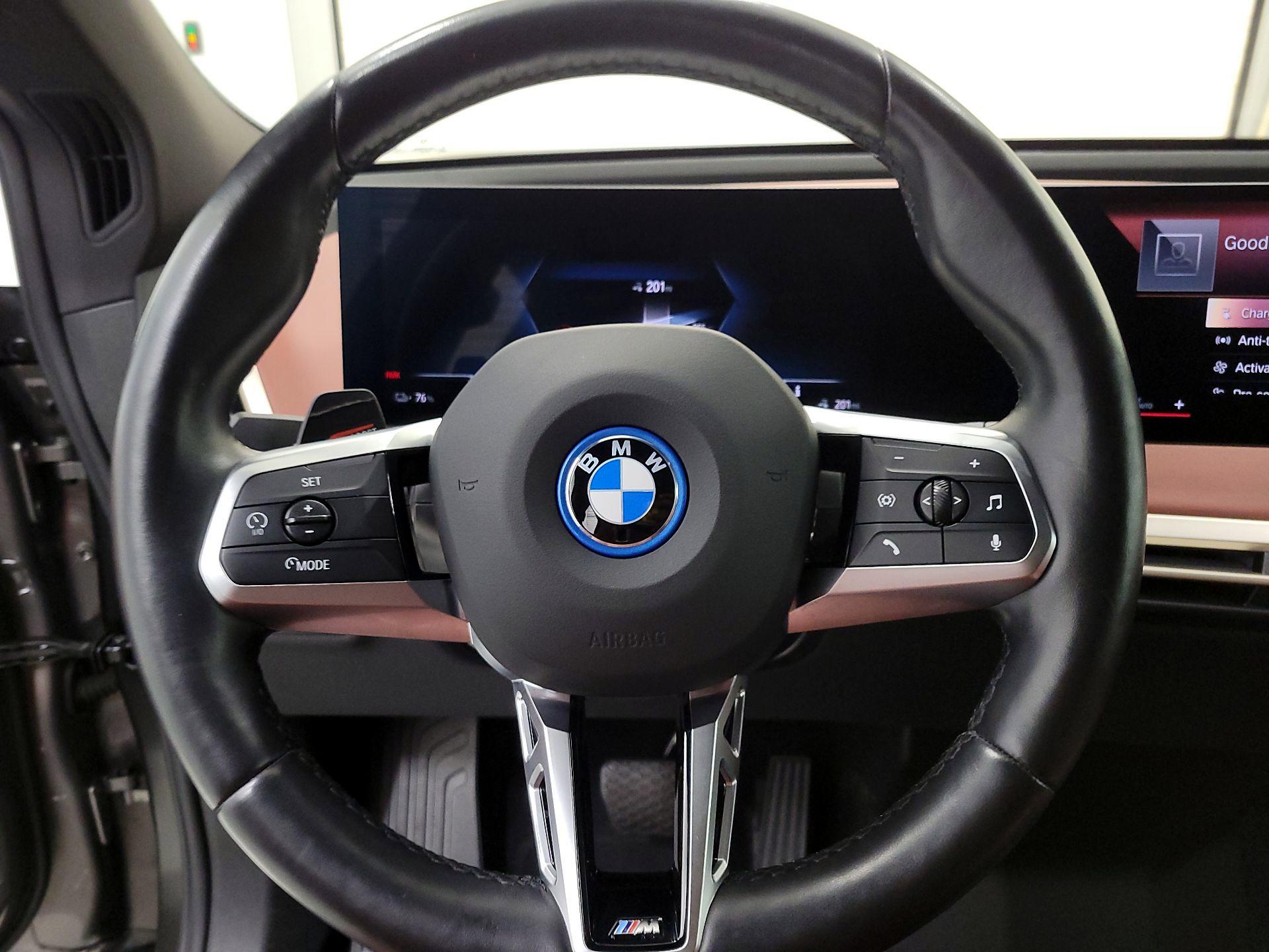 Thumbnail: 2023 BMW iX - 10