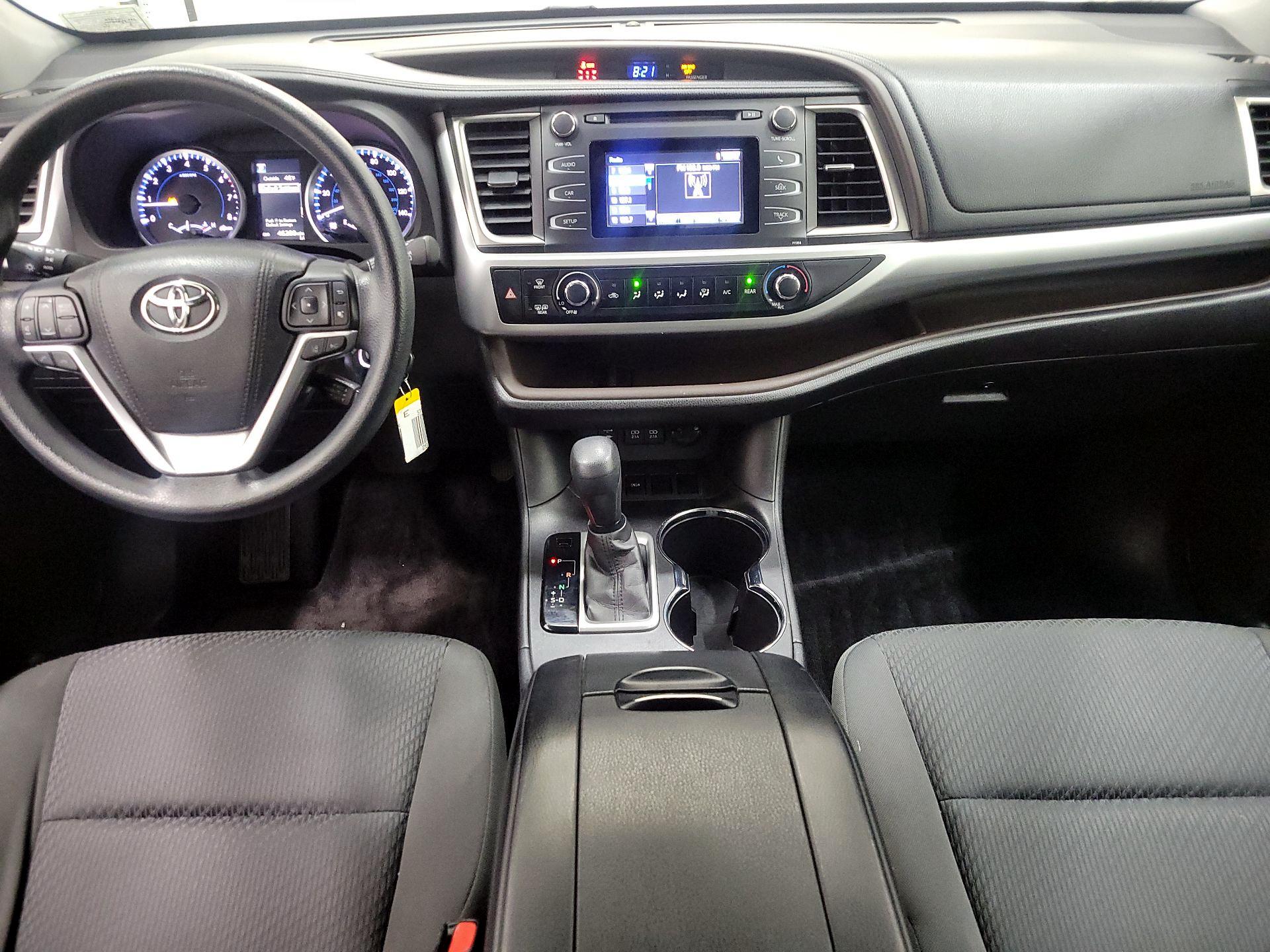 Thumbnail: 2017 Toyota Highlander - 9