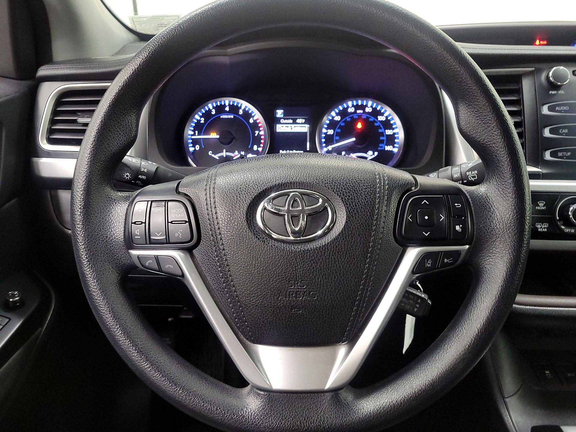 Thumbnail: 2017 Toyota Highlander - 10