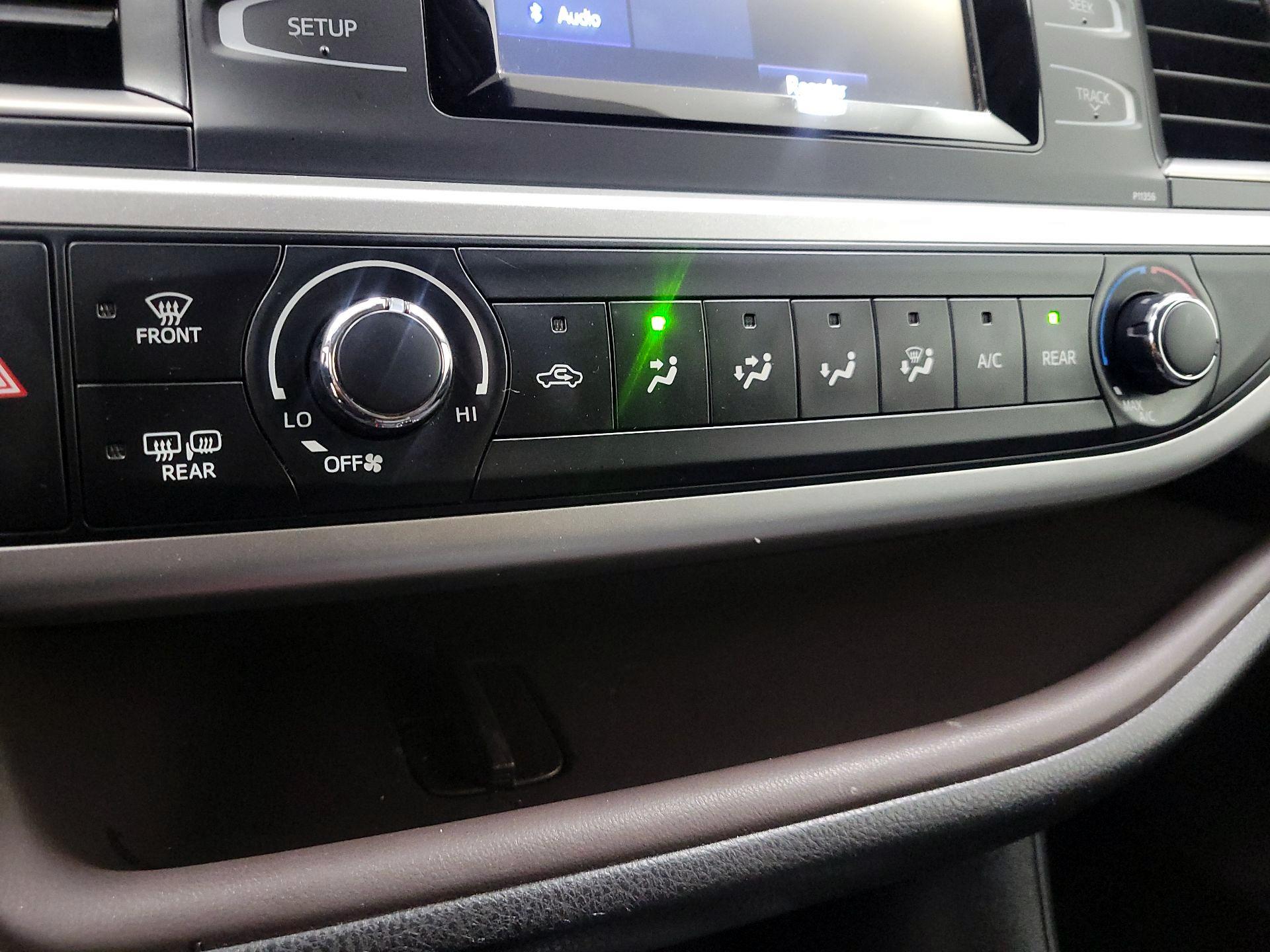 Thumbnail: 2017 Toyota Highlander - 16