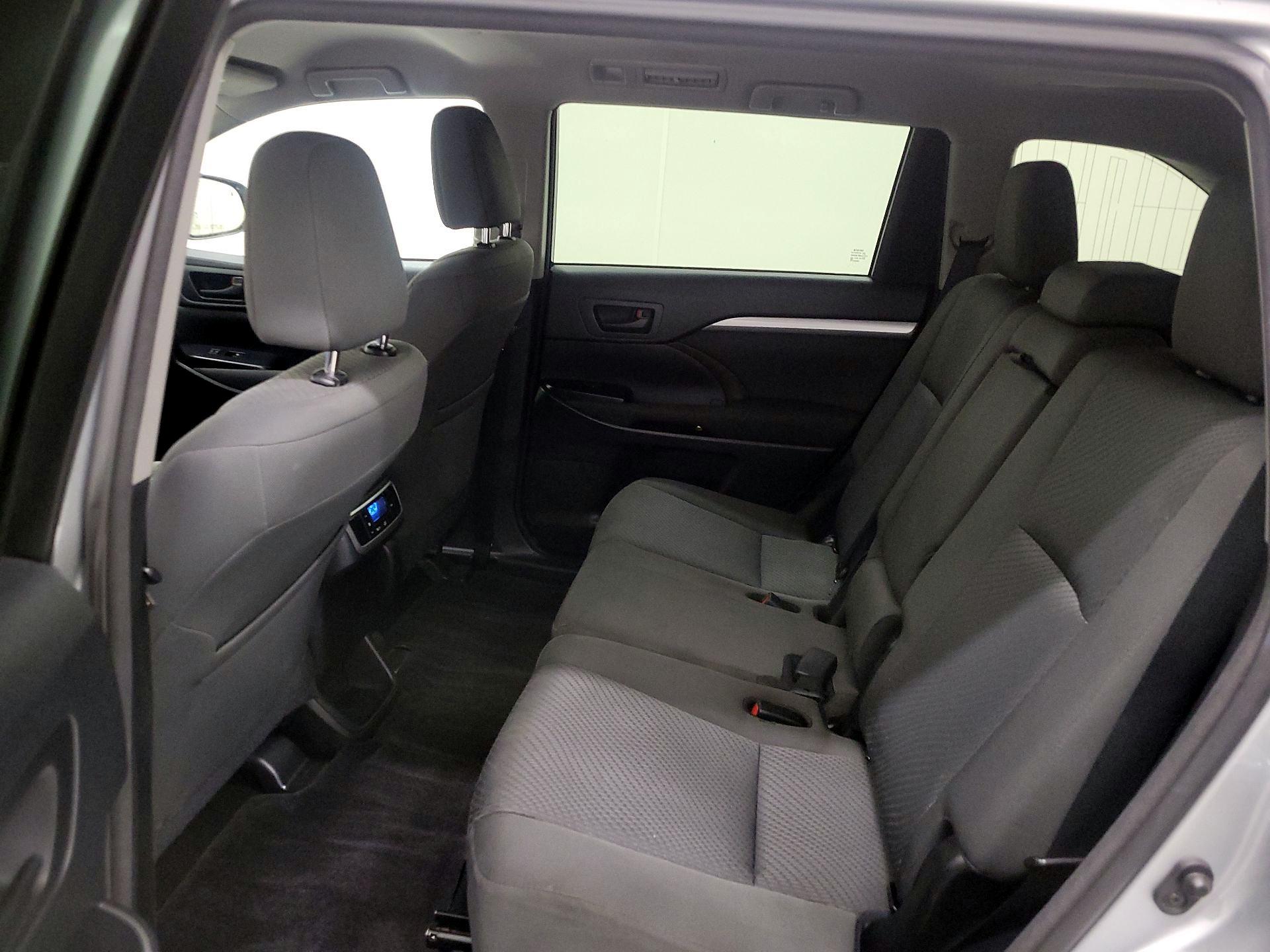 Thumbnail: 2017 Toyota Highlander - 19