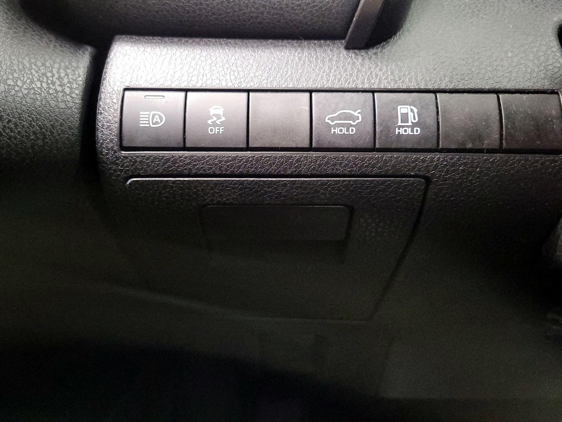 Thumbnail: 2020 Toyota Camry - 13