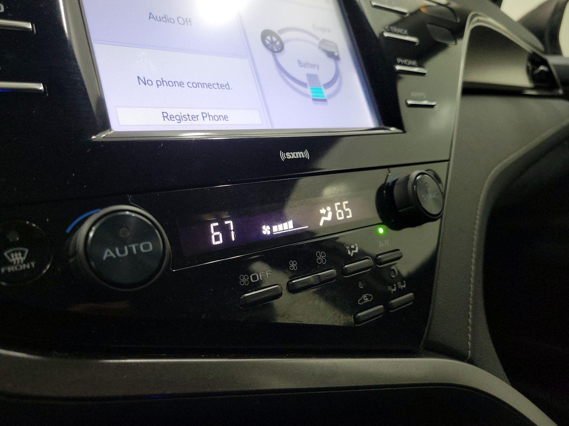 Thumbnail: 2020 Toyota Camry - 16