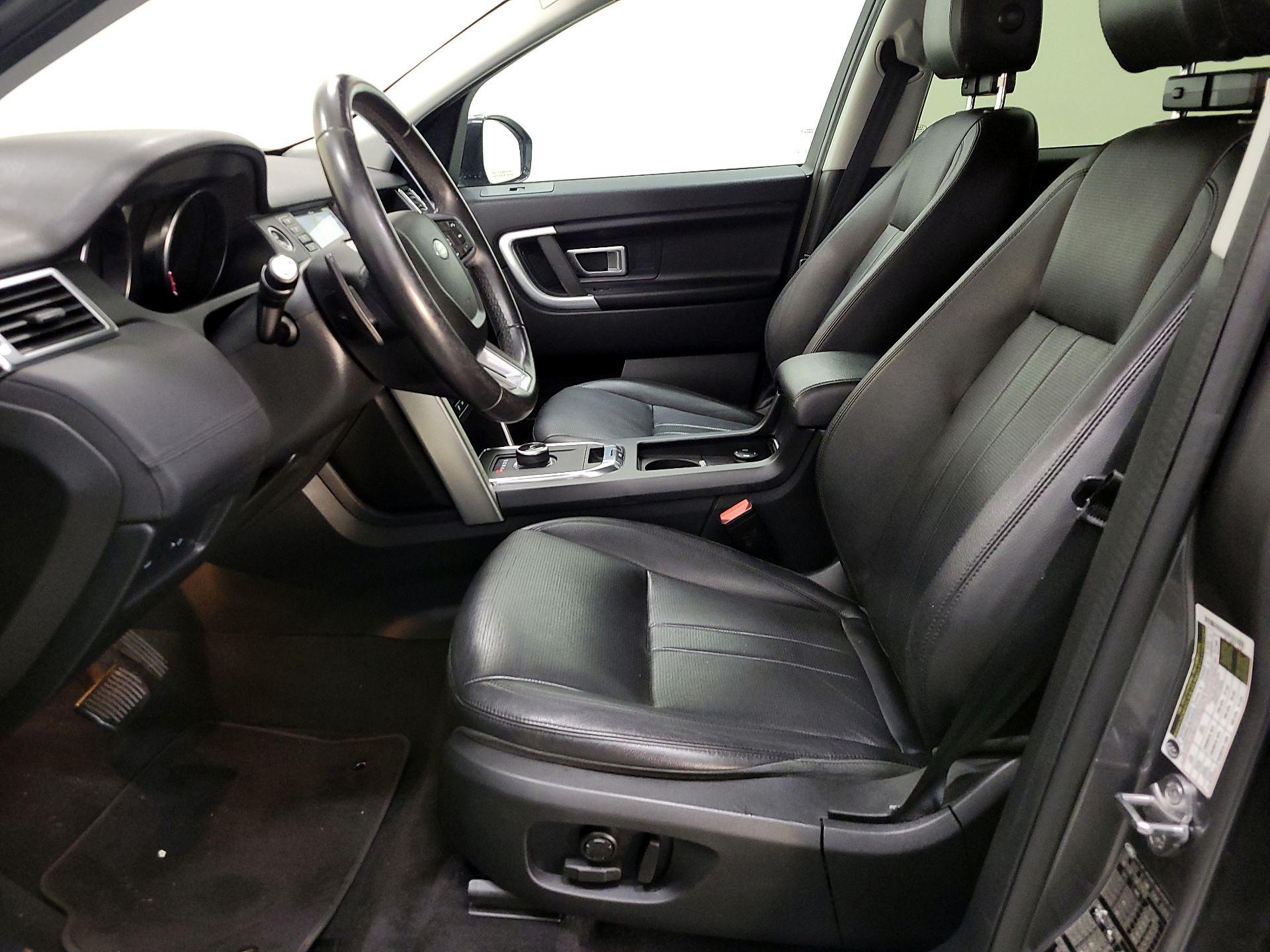 Thumbnail: 2019 Land Rover Discovery Sport - 11