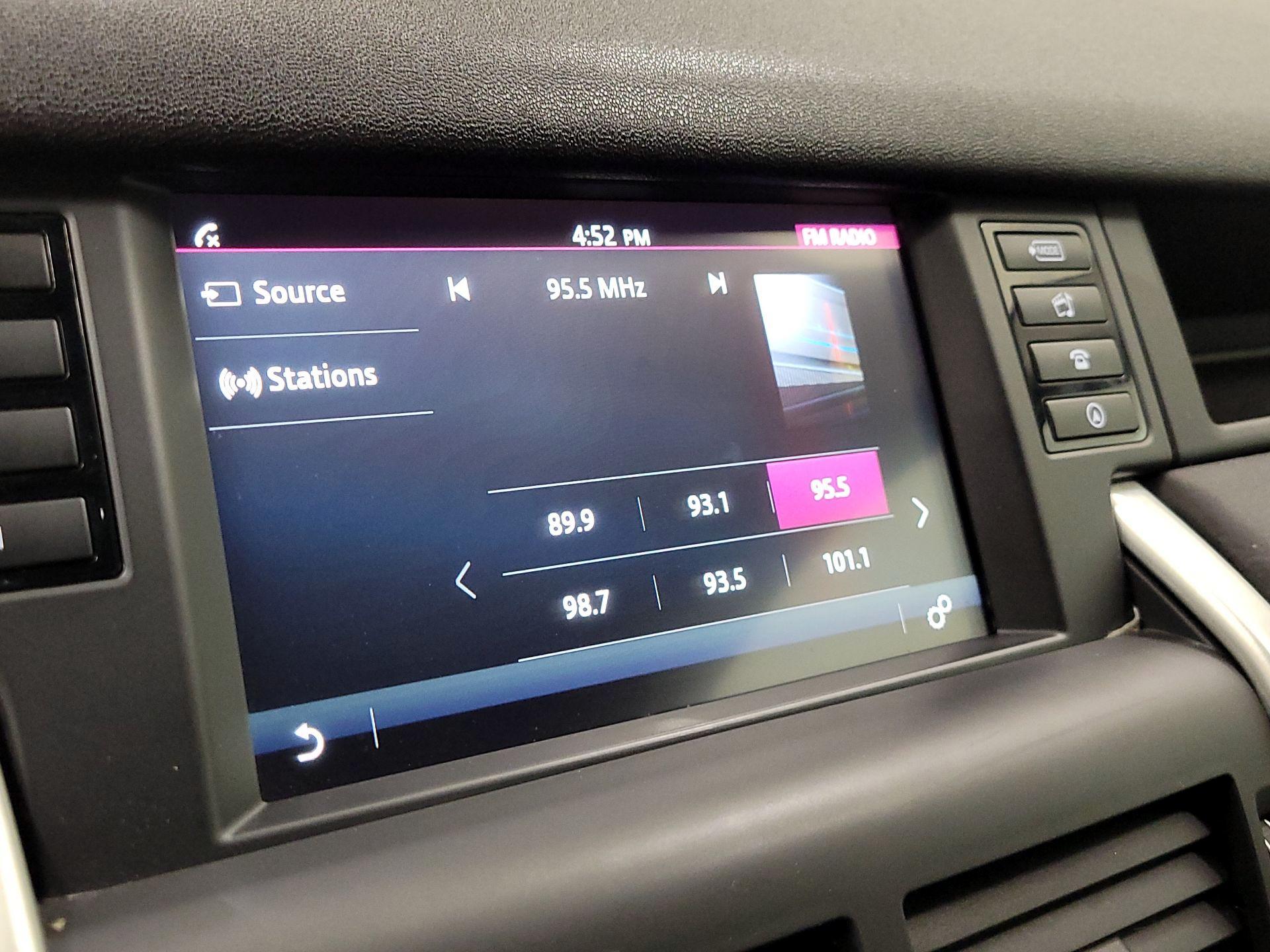 Thumbnail: 2019 Land Rover Discovery Sport - 16