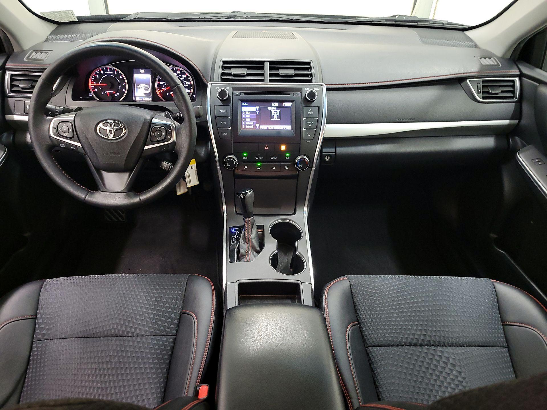 Thumbnail: 2015 Toyota Camry - 9