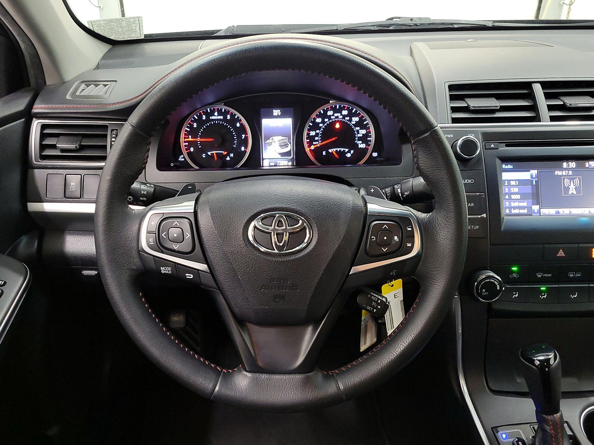 Thumbnail: 2015 Toyota Camry - 10