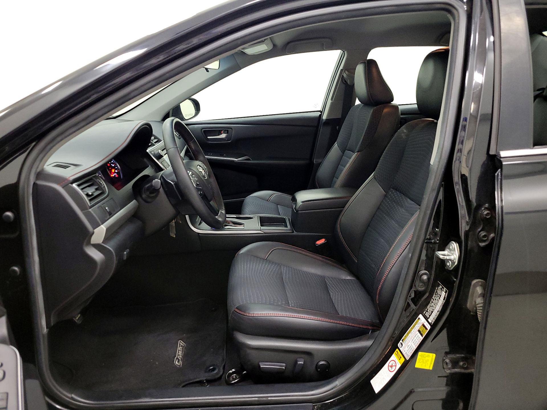 Thumbnail: 2015 Toyota Camry - 11