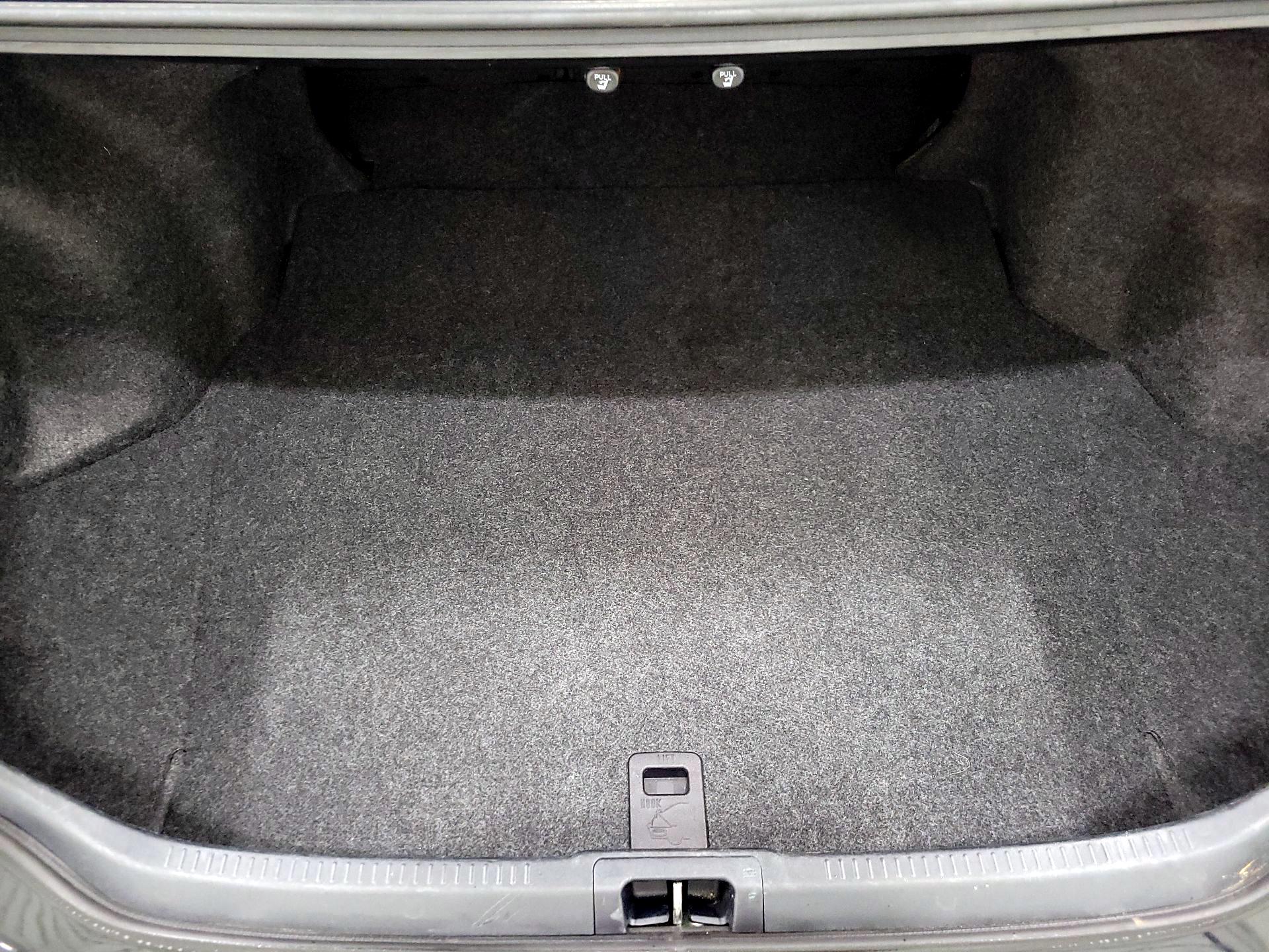 Thumbnail: 2015 Toyota Camry - 20