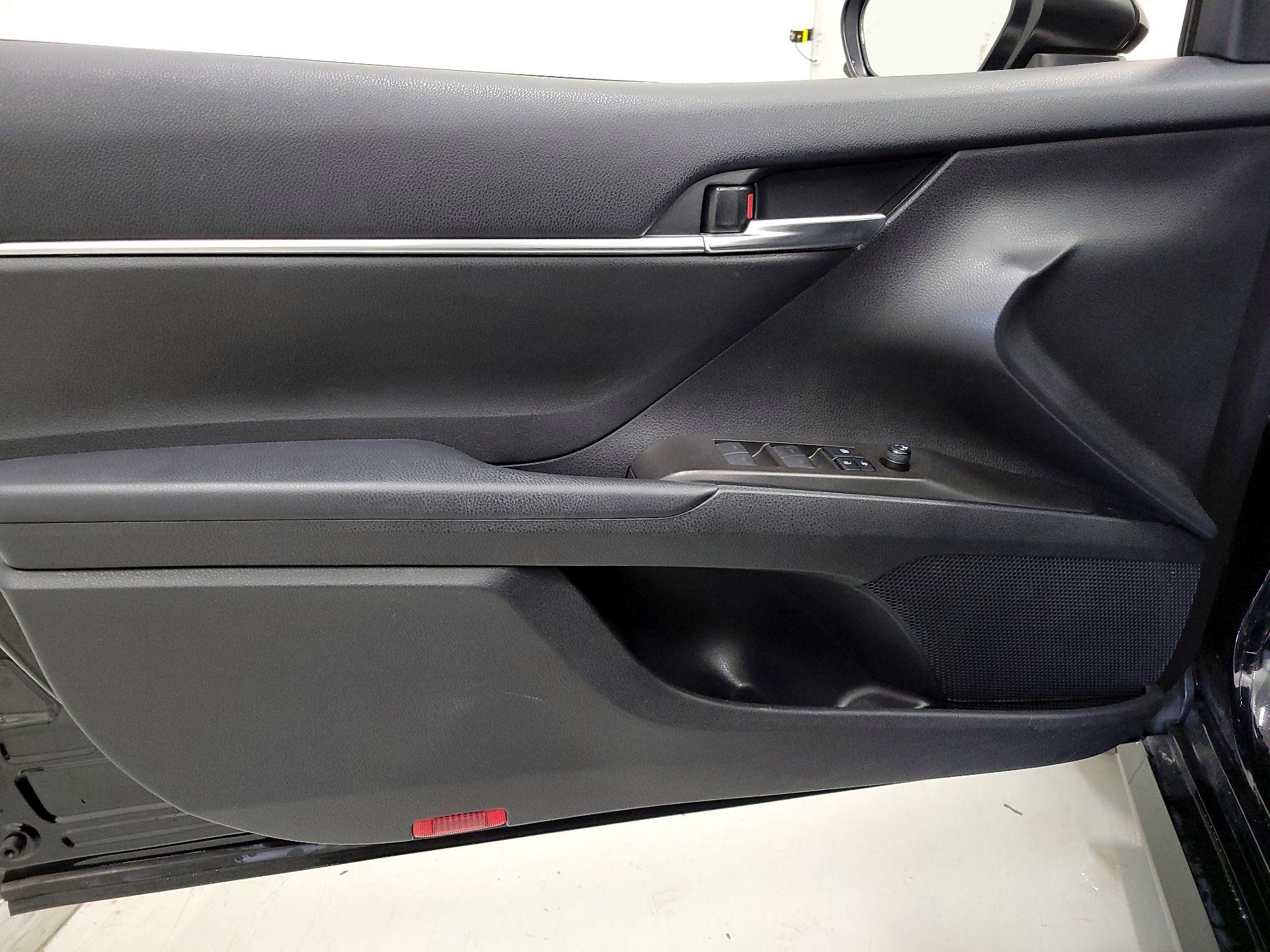 Thumbnail: 2022 Toyota Camry - 12