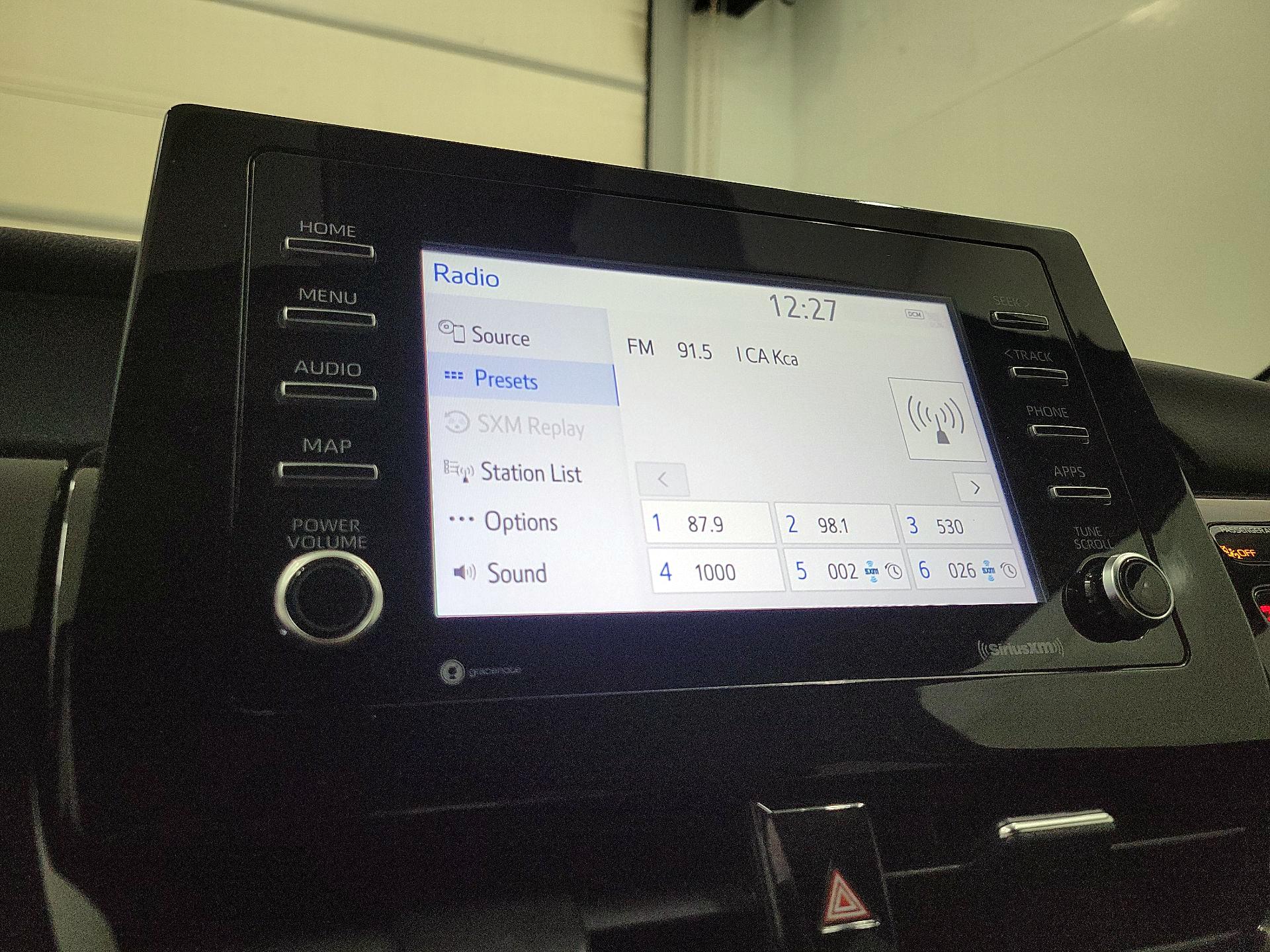 Thumbnail: 2022 Toyota Camry - 15