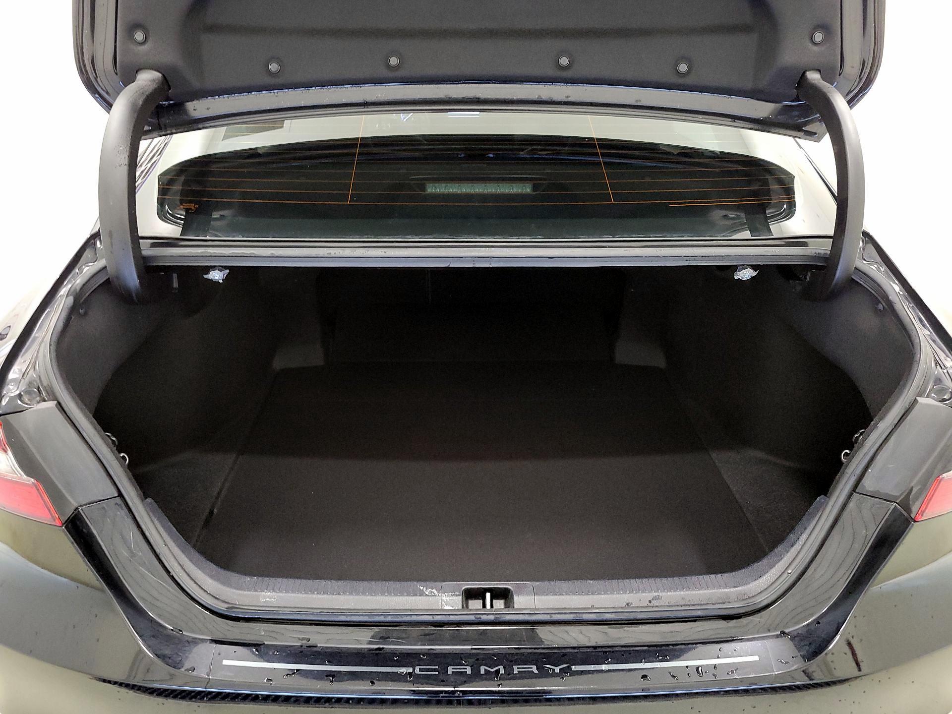 Thumbnail: 2022 Toyota Camry - 20