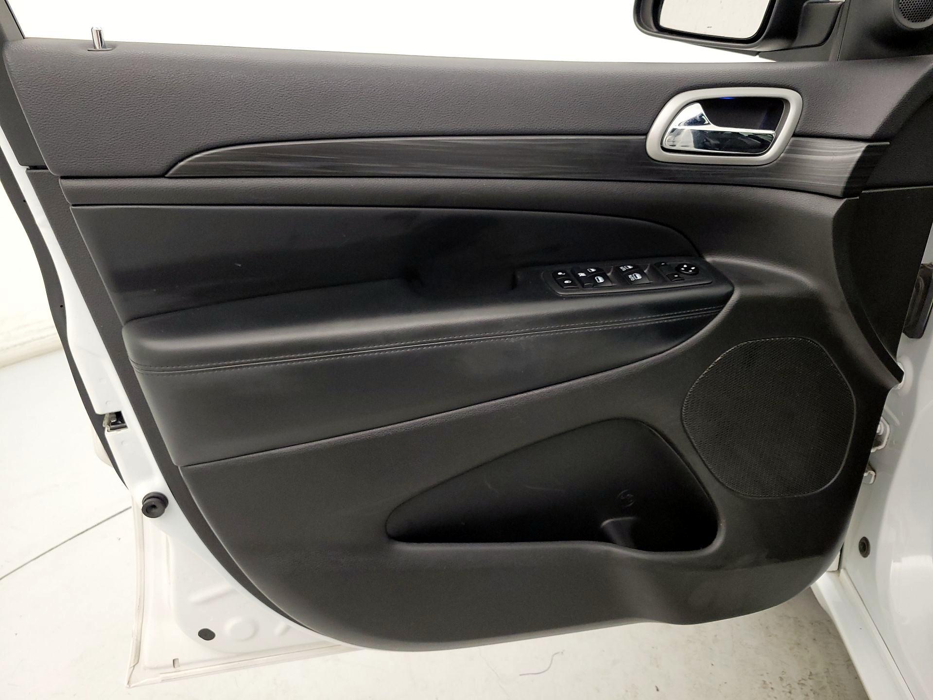 Thumbnail: 2021 Jeep Grand Cherokee - 12