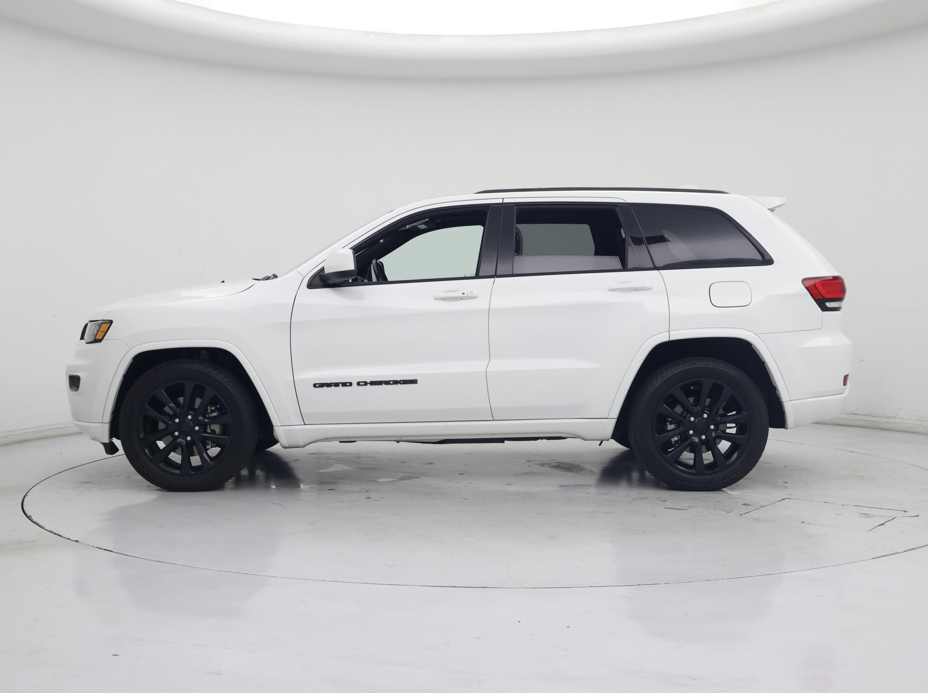 Thumbnail: 2021 Jeep Grand Cherokee - 3