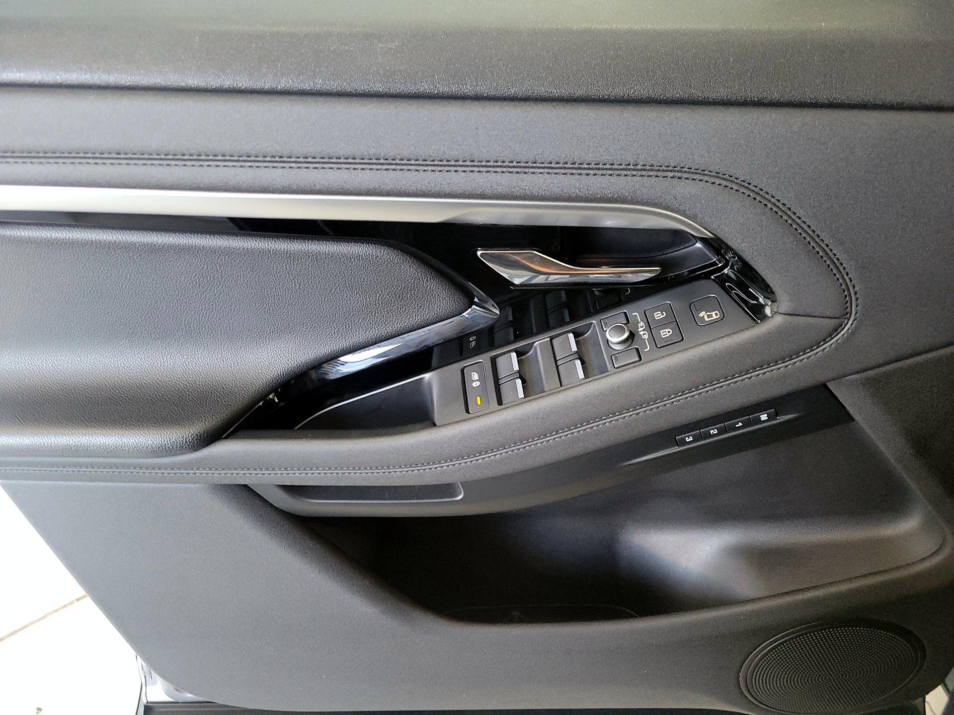 Thumbnail: 2022 Land Rover Range Rover Evoque - 12