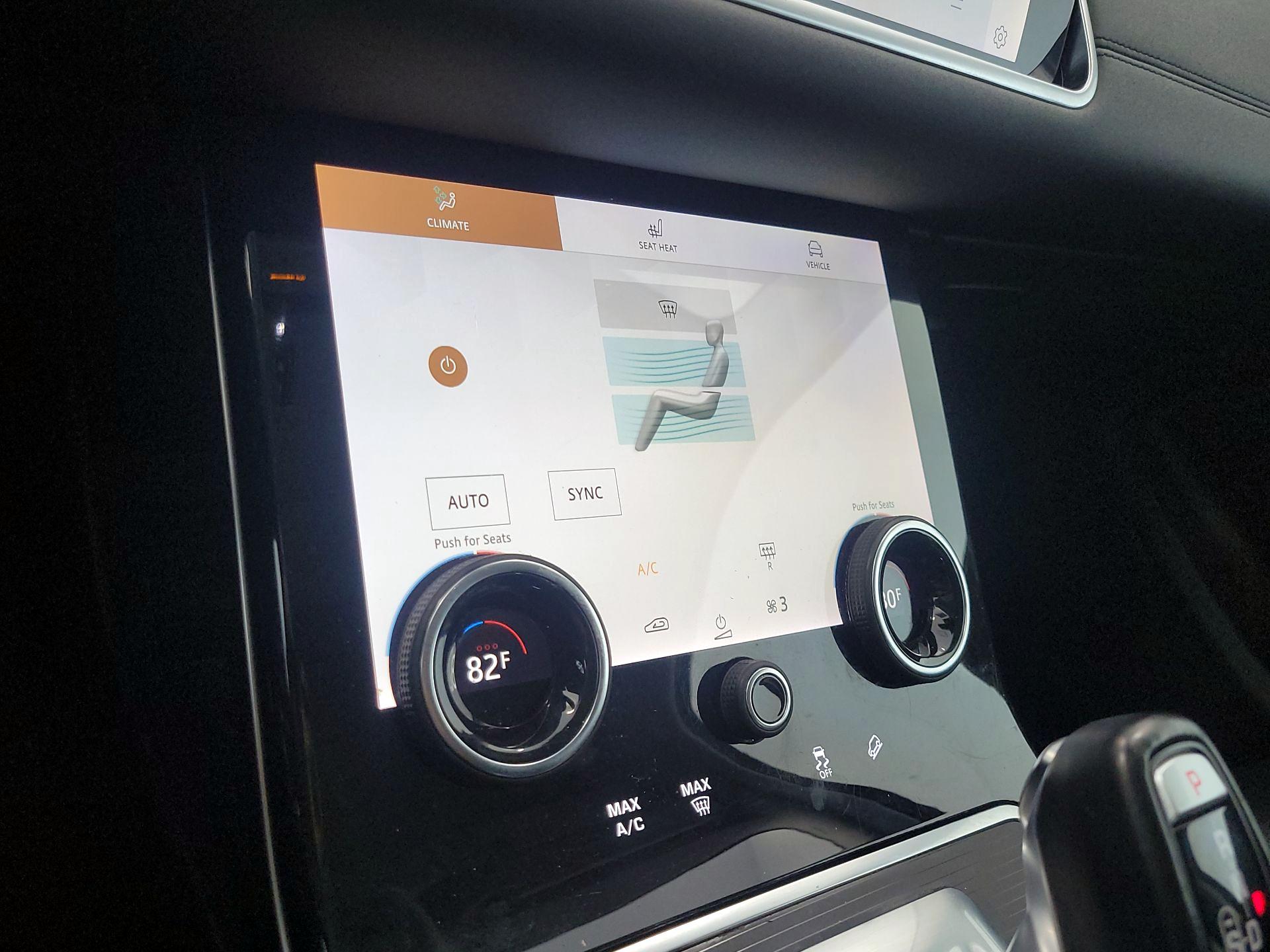 Thumbnail: 2022 Land Rover Range Rover Evoque - 16