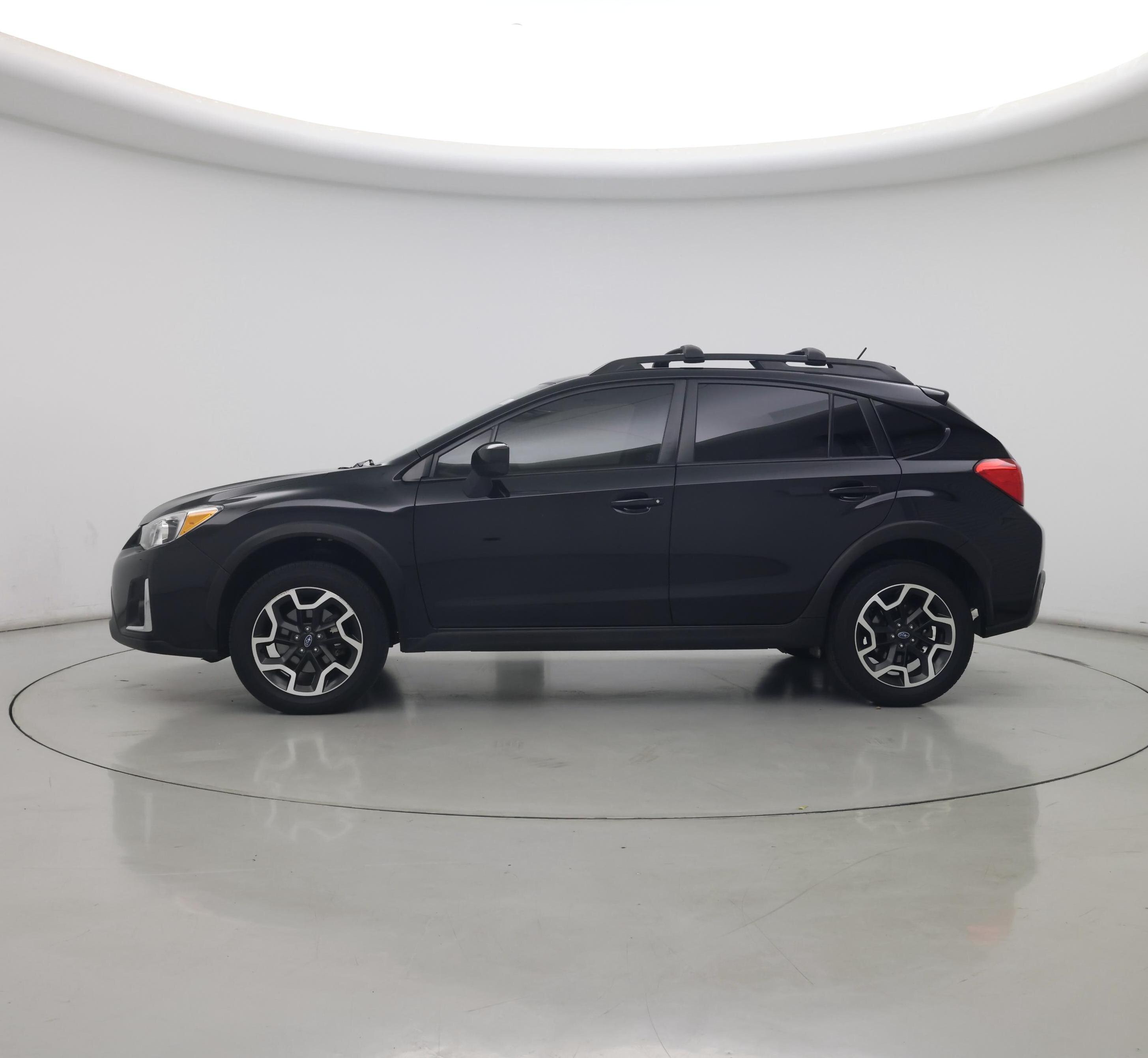 Thumbnail: 2017 Subaru Crosstrek - 3