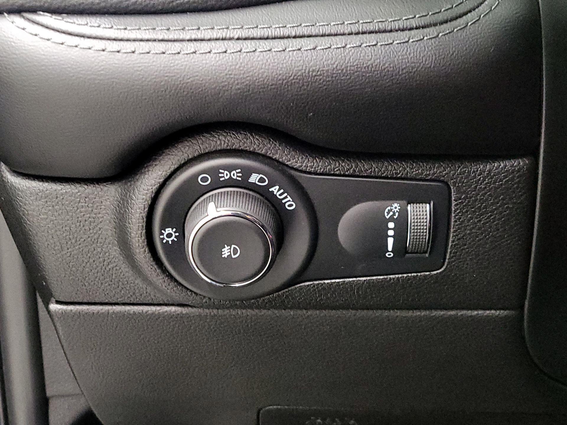 Thumbnail: 2021 Dodge Durango - 13