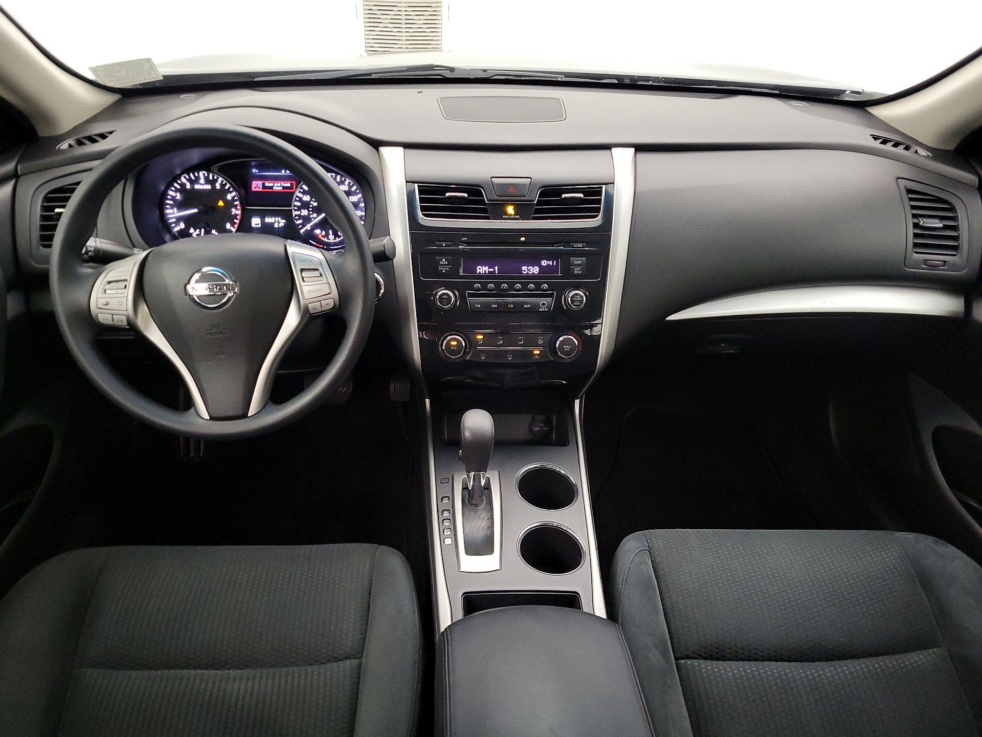 Thumbnail: 2015 Nissan Altima - 9