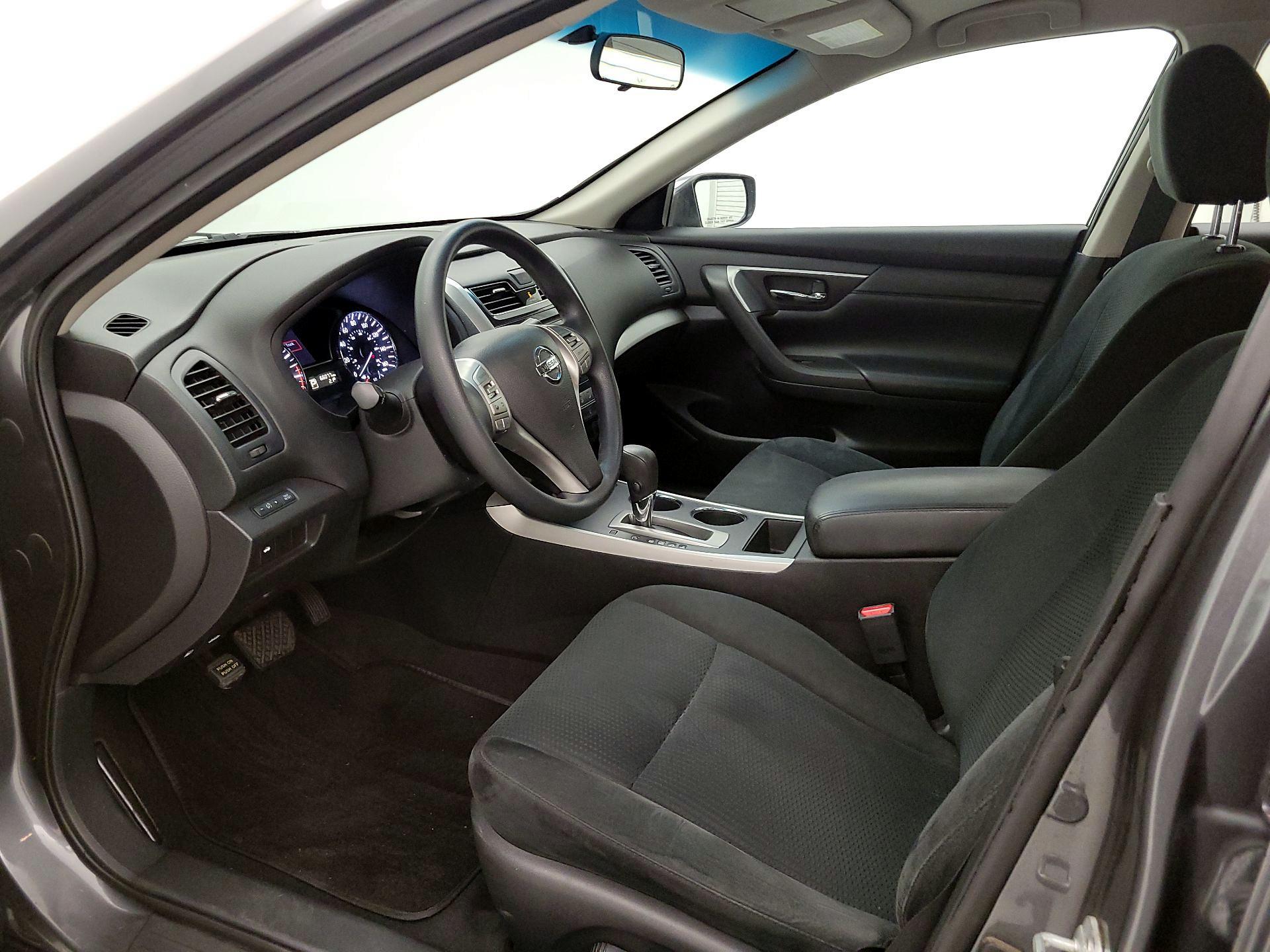 Thumbnail: 2015 Nissan Altima - 11