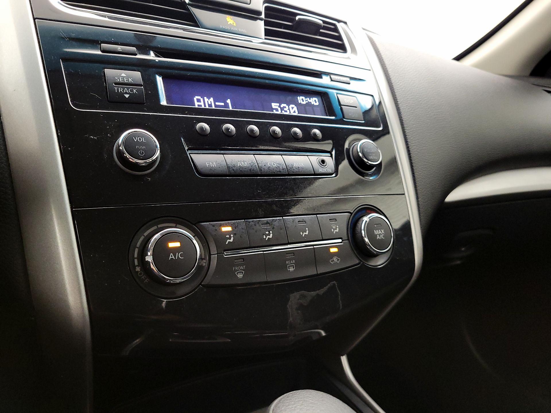 Thumbnail: 2015 Nissan Altima - 15