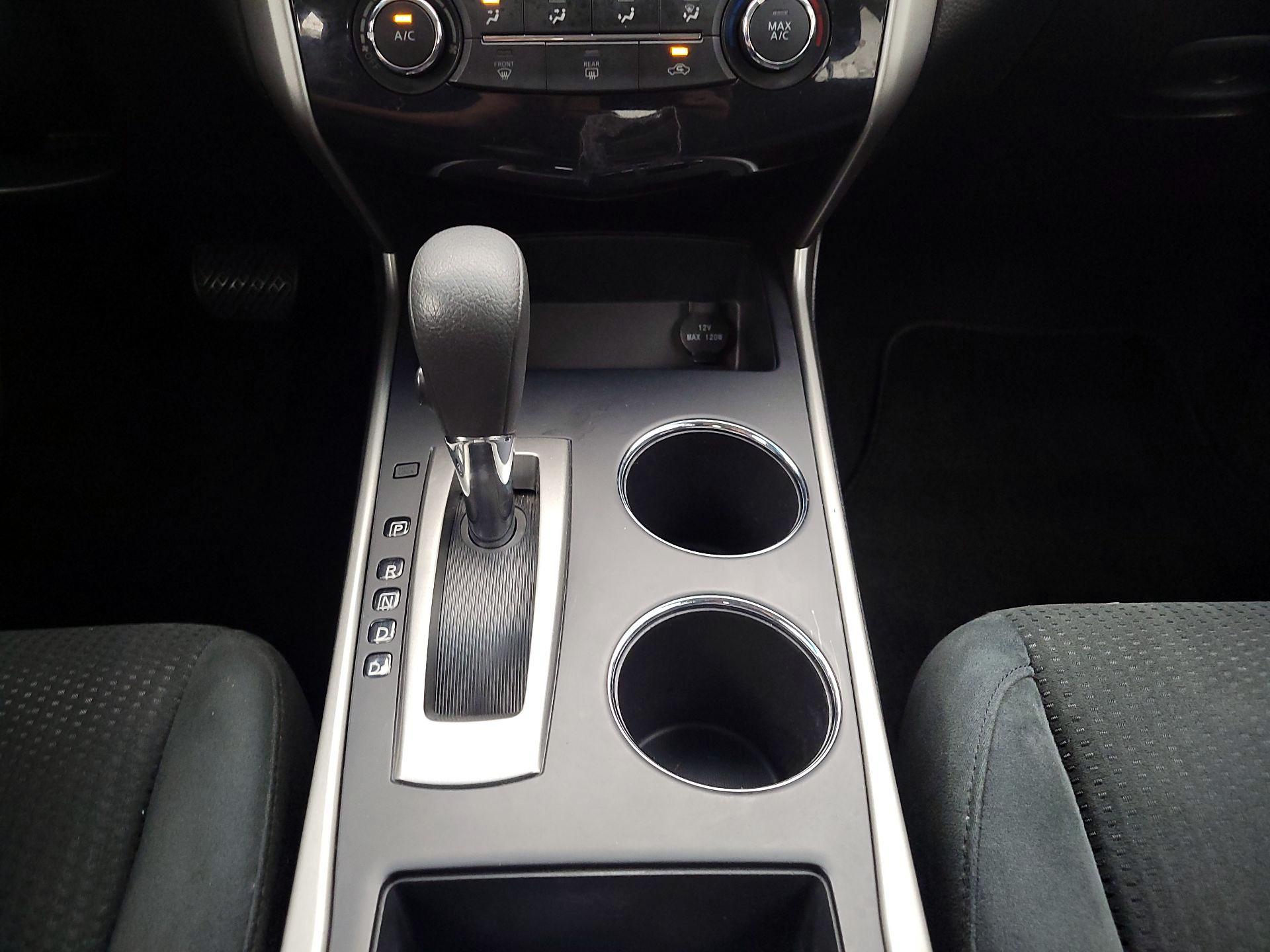 Thumbnail: 2015 Nissan Altima - 16