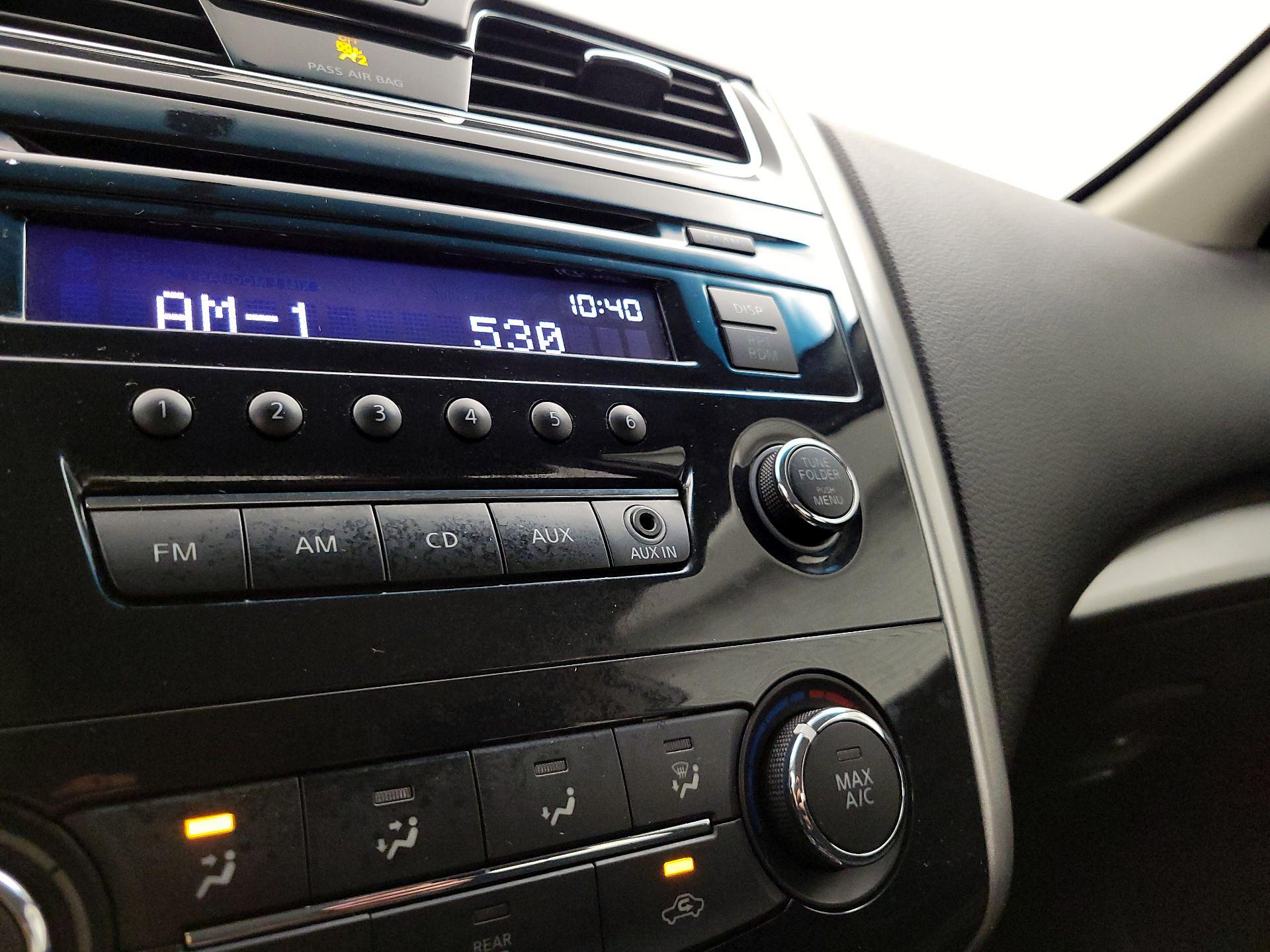 Thumbnail: 2015 Nissan Altima - 17