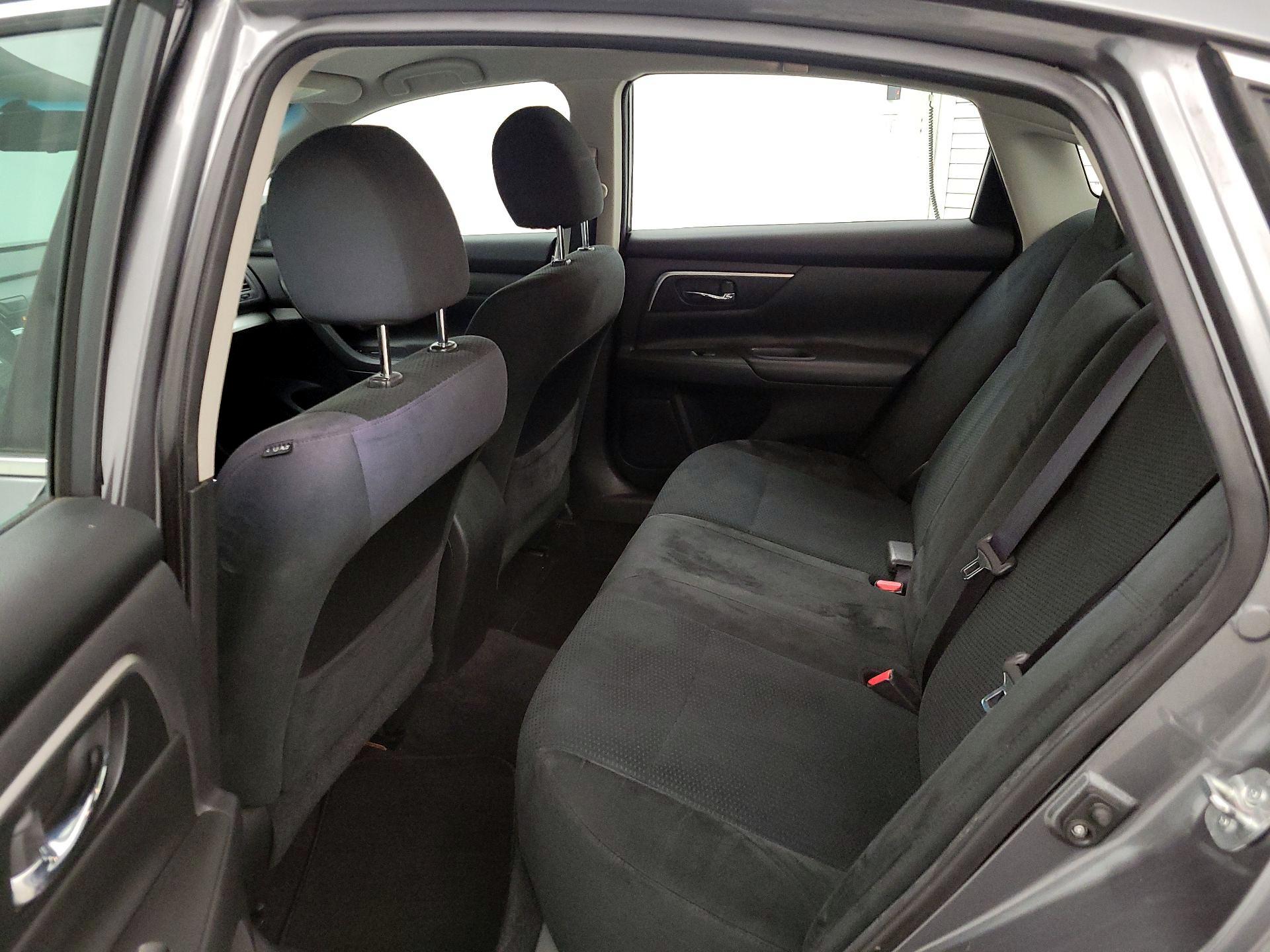 Thumbnail: 2015 Nissan Altima - 18