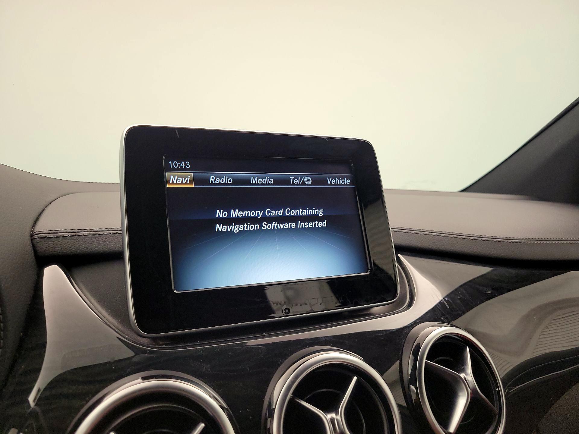 Thumbnail: 2016 Mercedes-Benz B-Class - 14