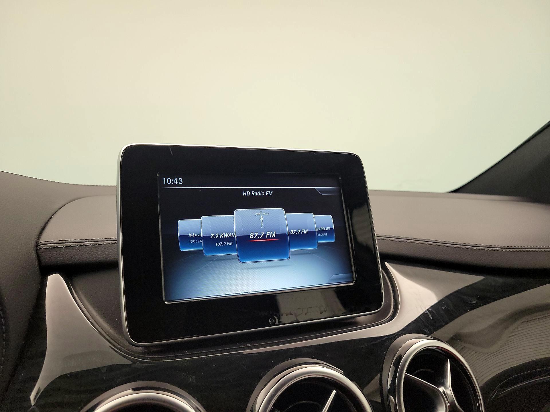 Thumbnail: 2016 Mercedes-Benz B-Class - 16