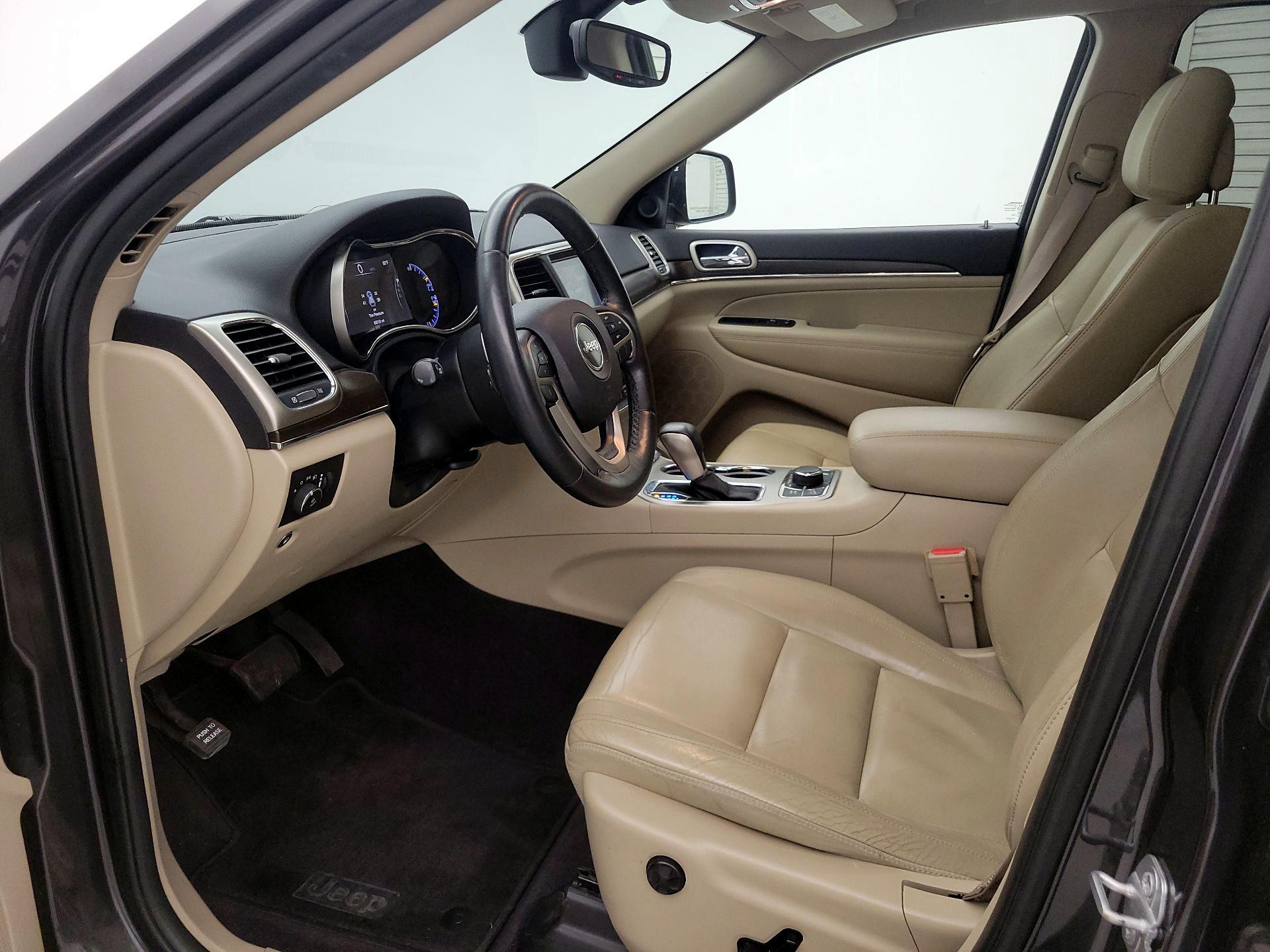 Thumbnail: 2017 Jeep Grand Cherokee - 11