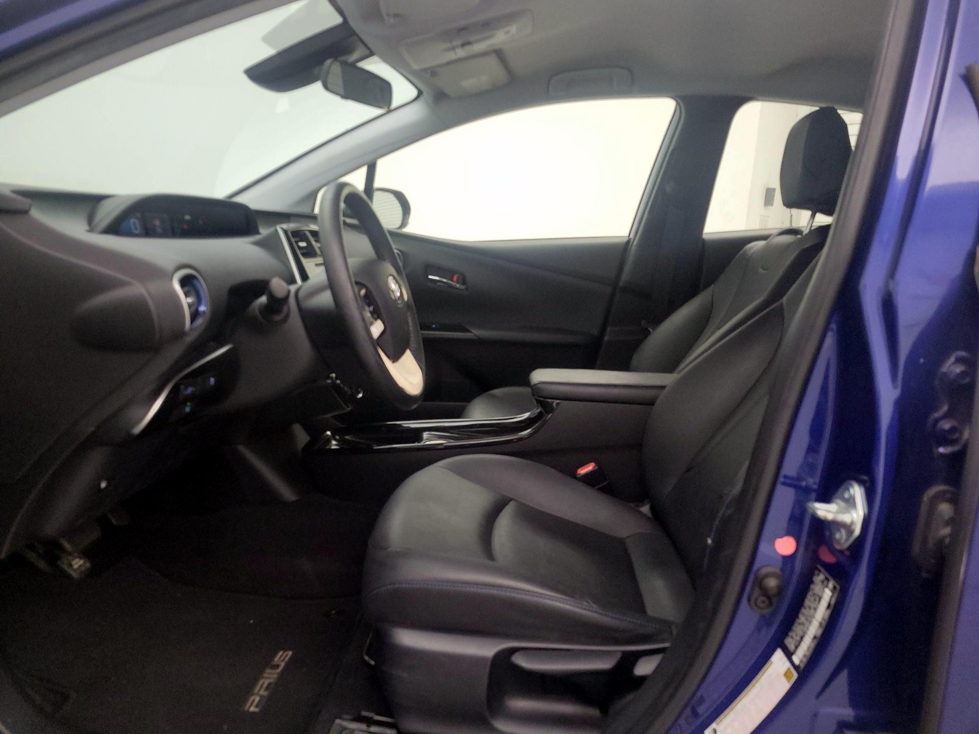 Thumbnail: 2016 Toyota Prius - 11