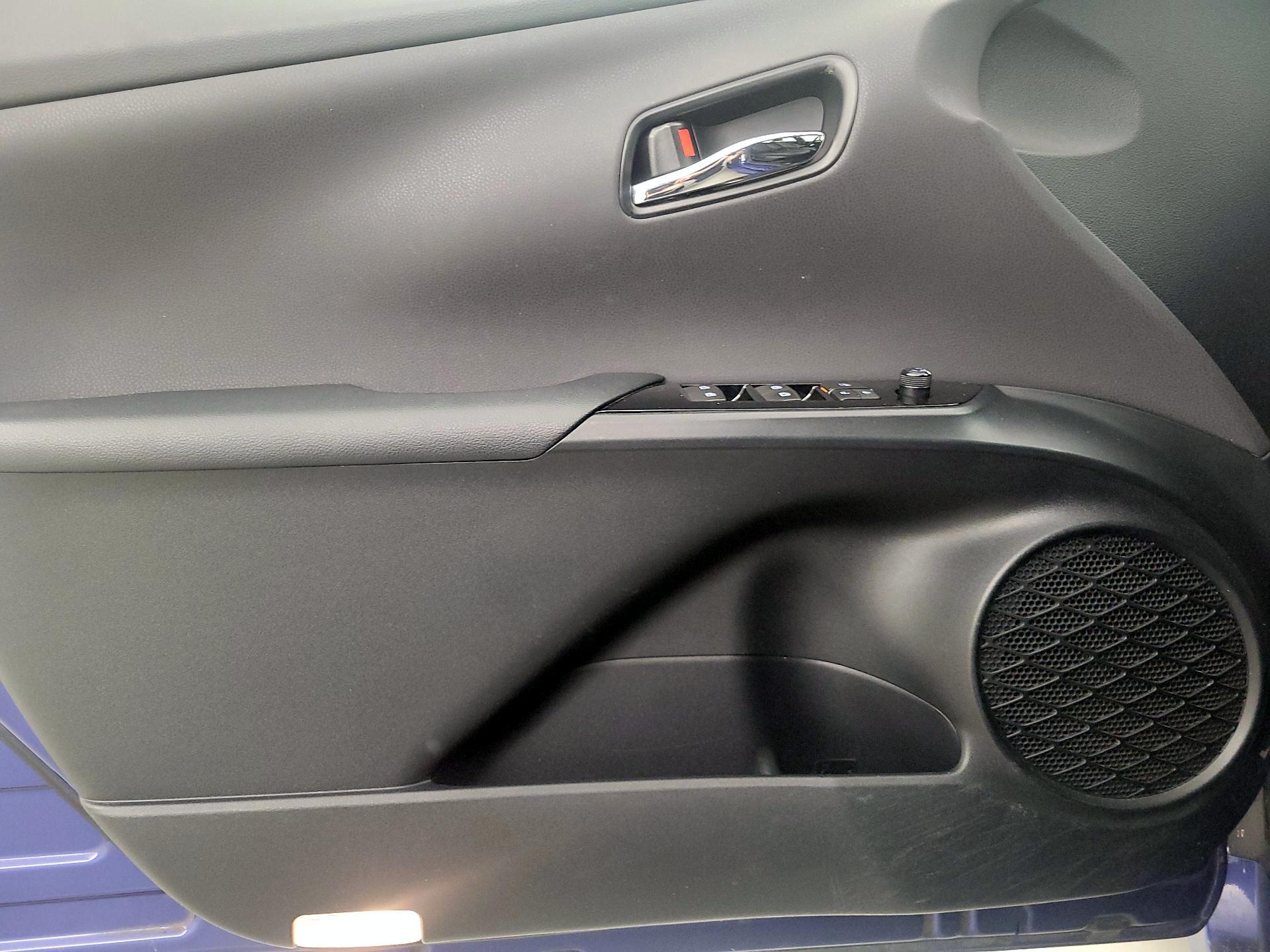 Thumbnail: 2016 Toyota Prius - 12