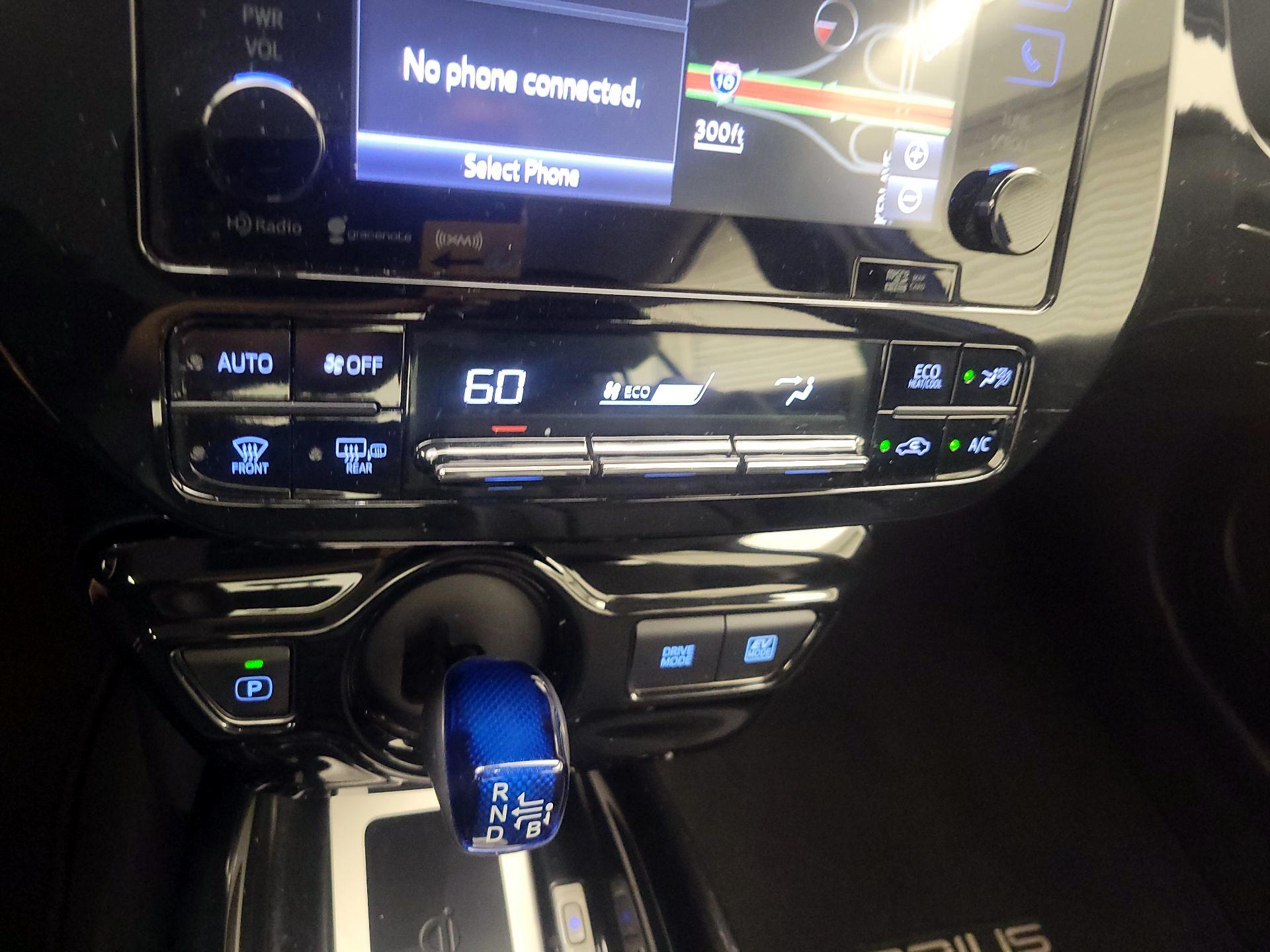 Thumbnail: 2016 Toyota Prius - 16