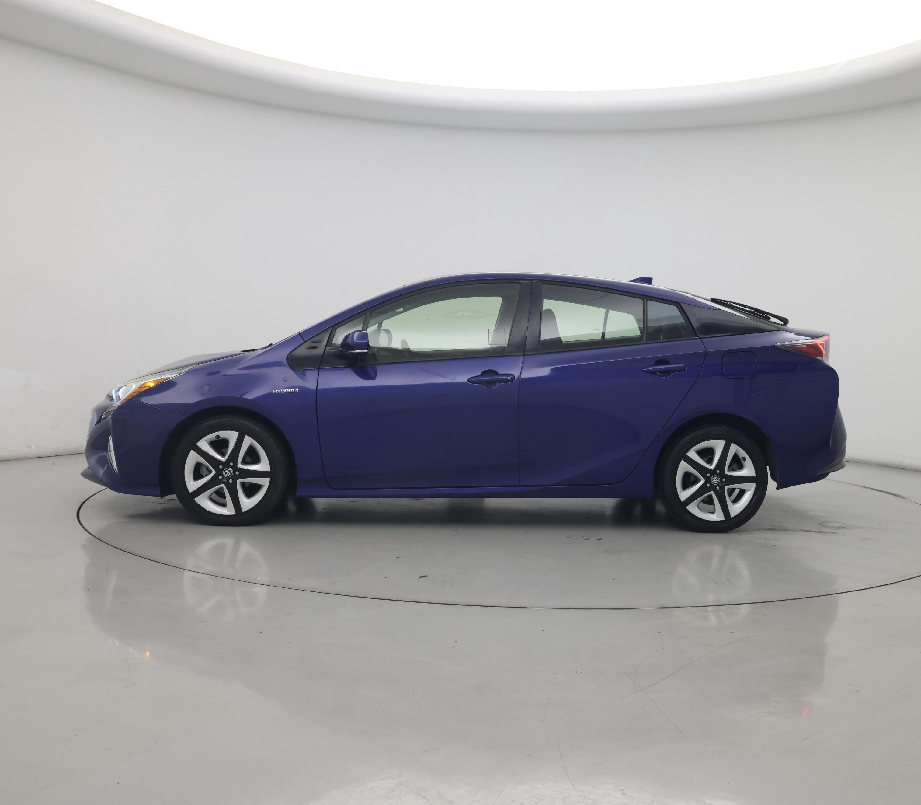 Thumbnail: 2016 Toyota Prius - 3