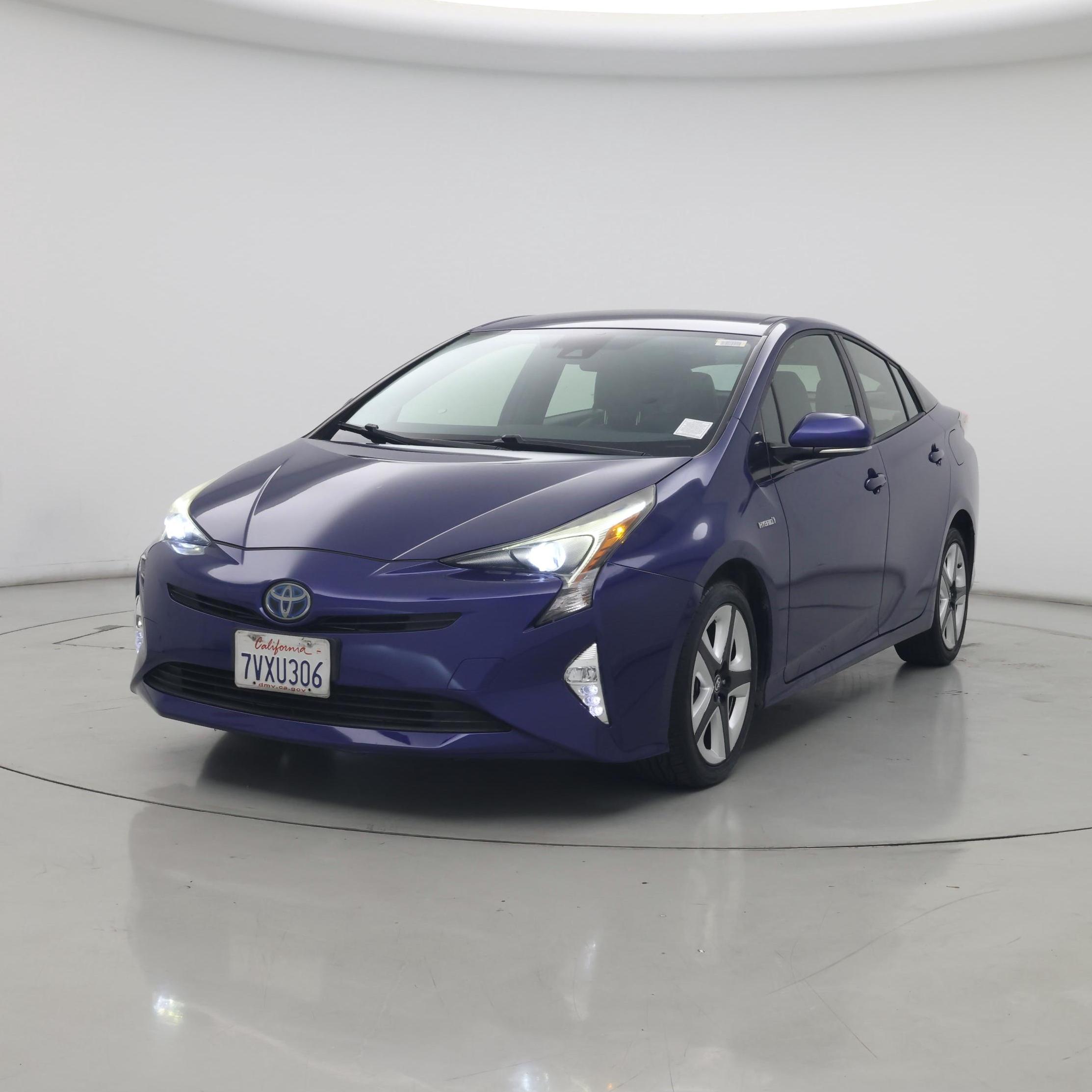 Thumbnail: 2016 Toyota Prius - 4