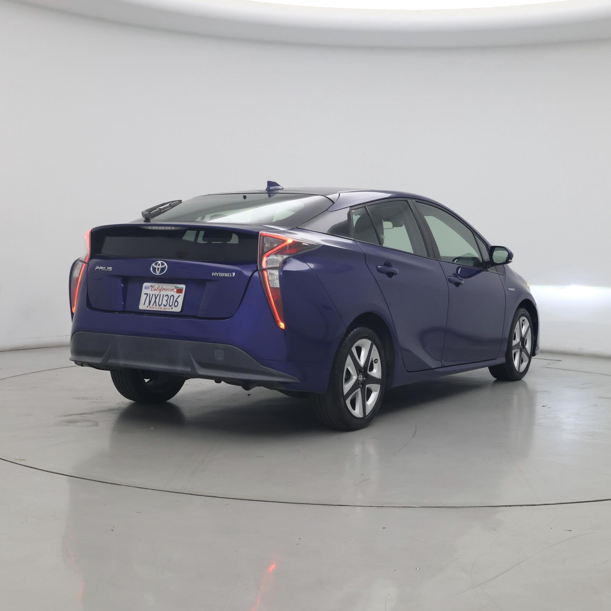 Thumbnail: 2016 Toyota Prius - 8
