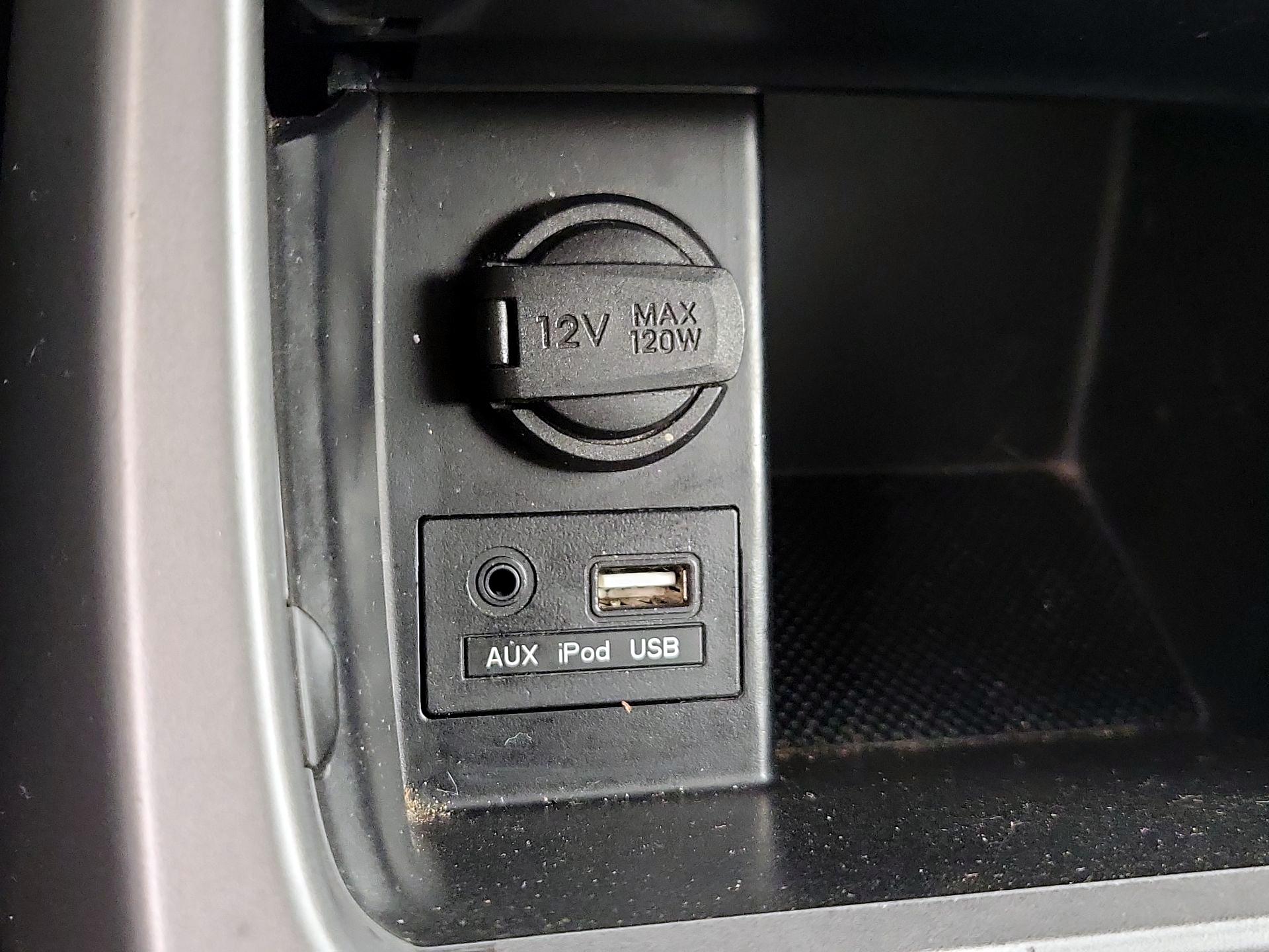 Thumbnail: 2015 Hyundai Elantra - 18