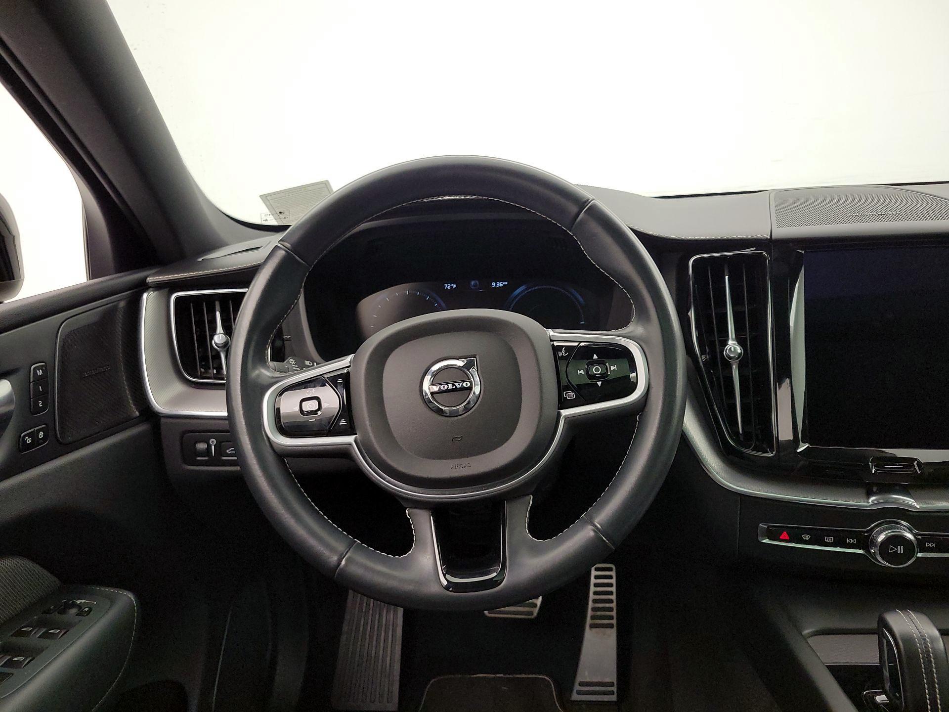 Thumbnail: 2021 Volvo XC60 - 10